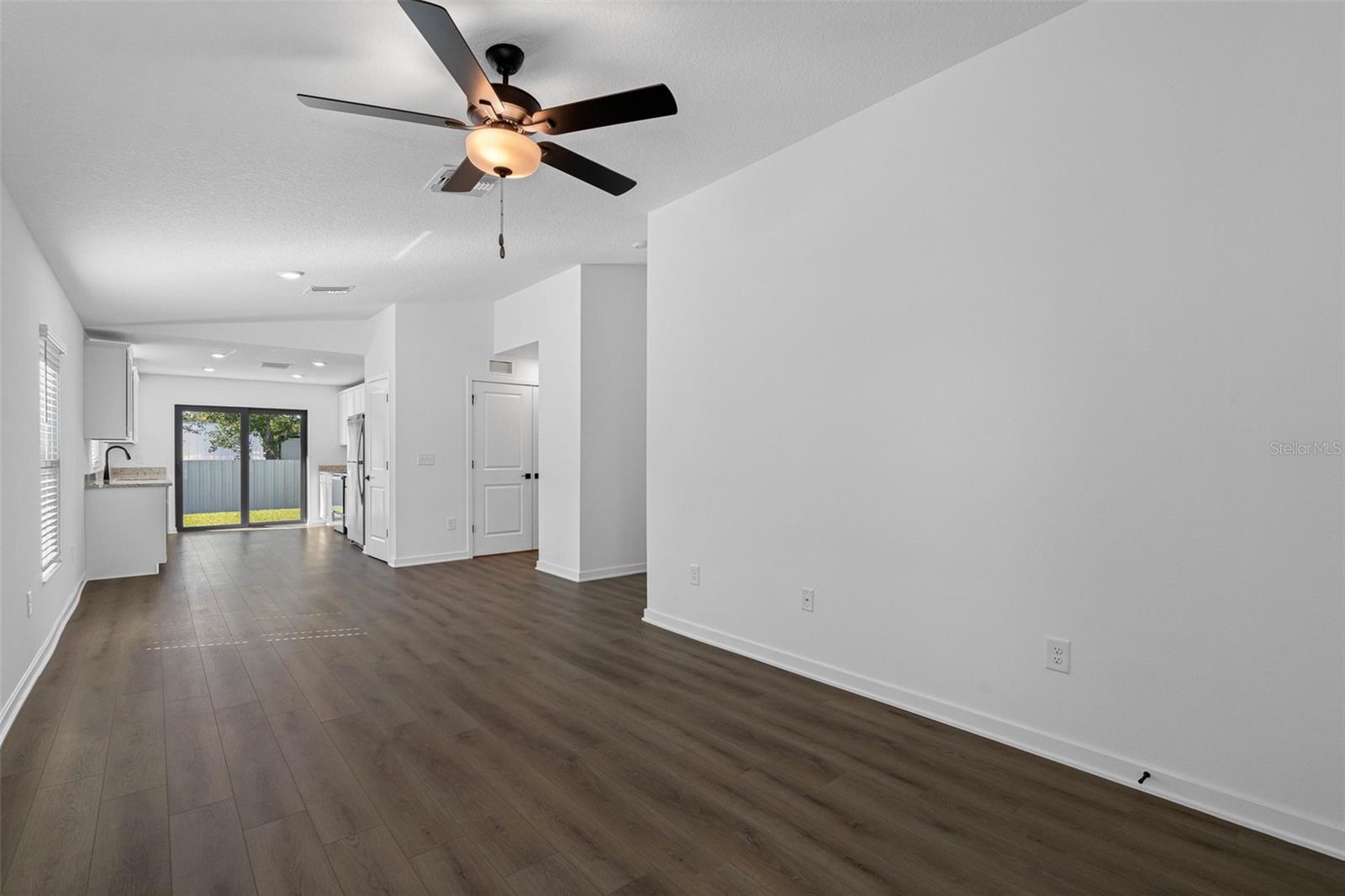 Image 3 of 7 For 11900 Osprey Avenue