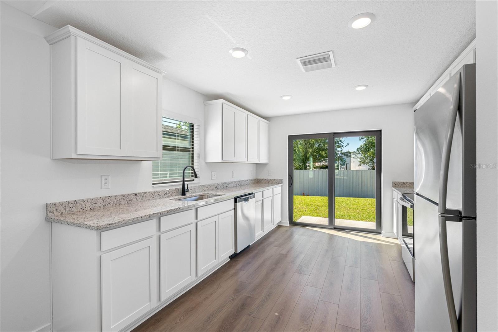 Image 4 of 7 For 11900 Osprey Avenue