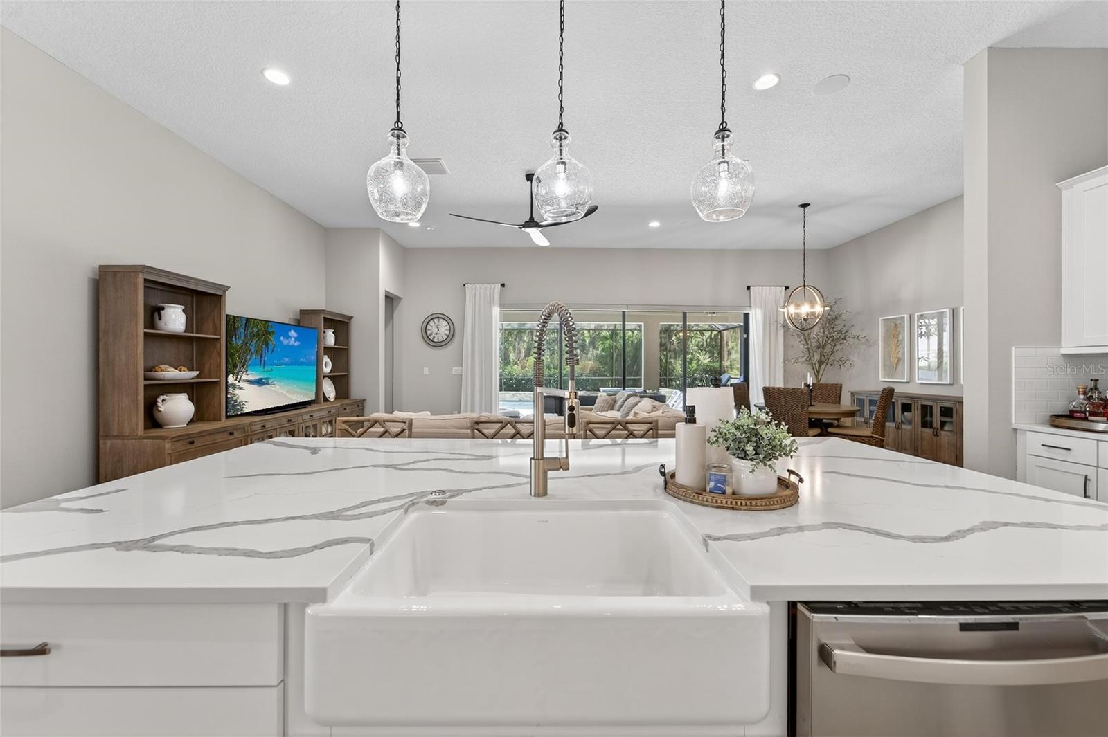 Listing photo id 8 for 12928 Twin Bridges Drive