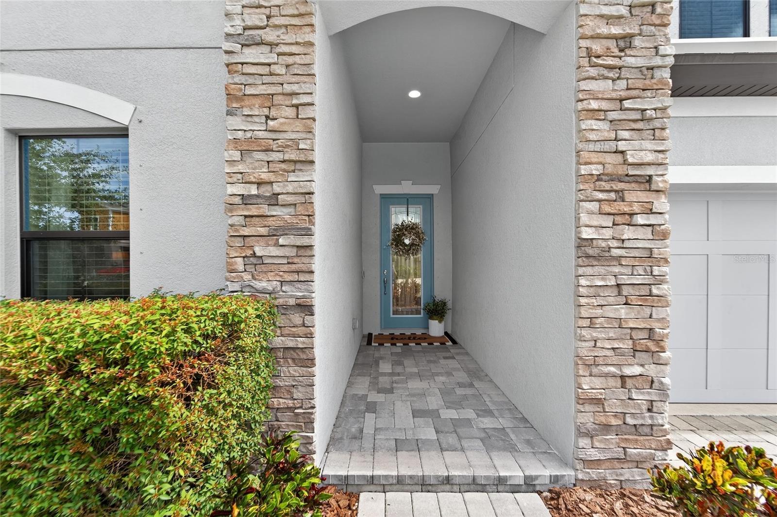 Listing photo id 0 for 12928 Twin Bridges Drive