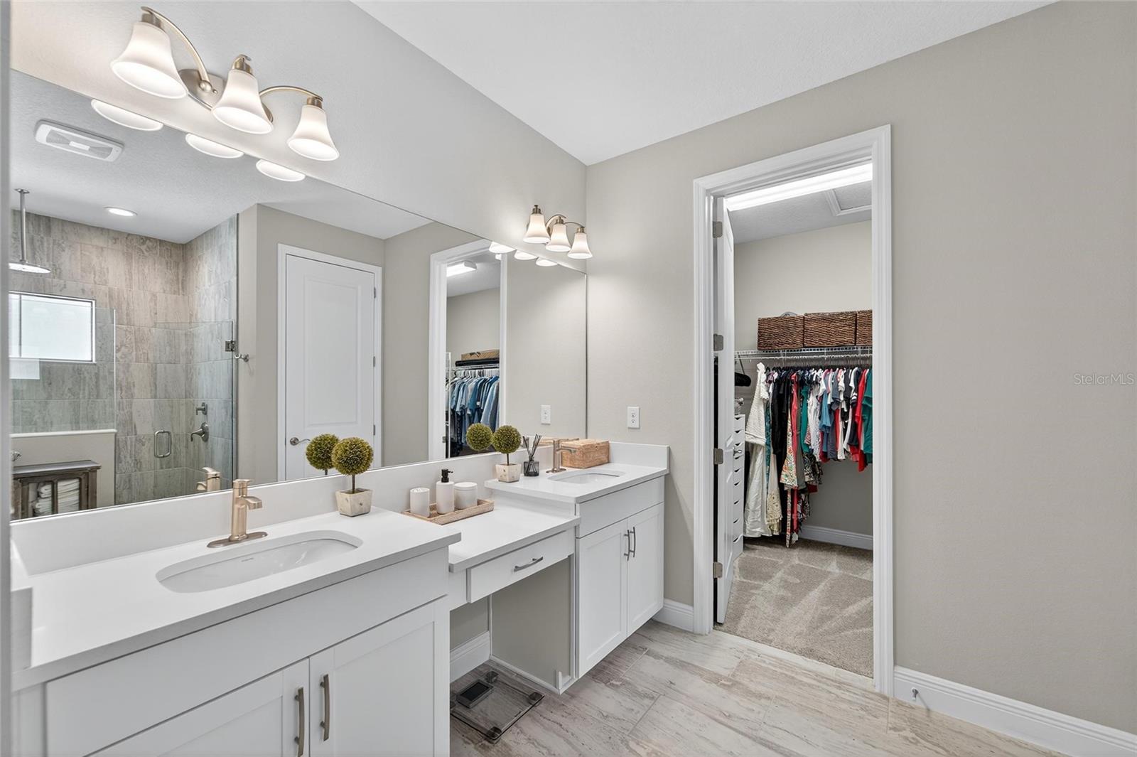 Listing photo id 25 for 12928 Twin Bridges Drive