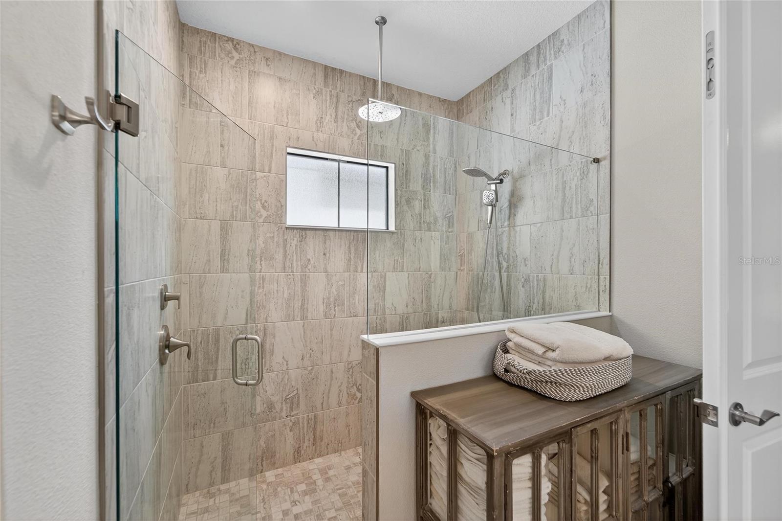 Listing photo id 27 for 12928 Twin Bridges Drive