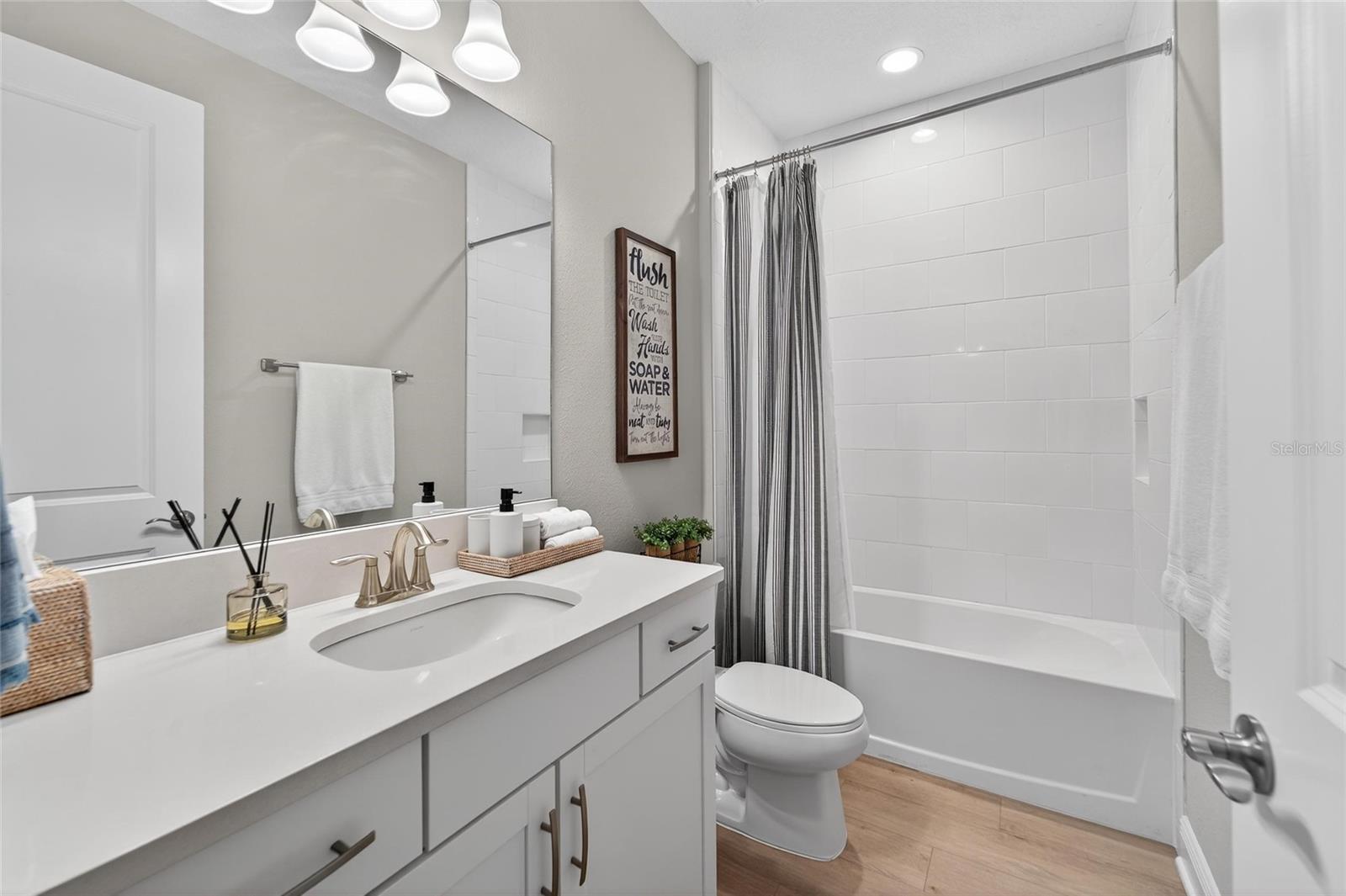 Listing photo id 34 for 12928 Twin Bridges Drive