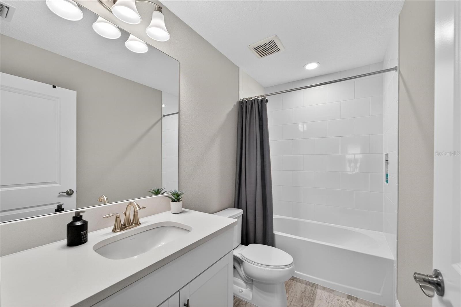 Listing photo id 46 for 12928 Twin Bridges Drive
