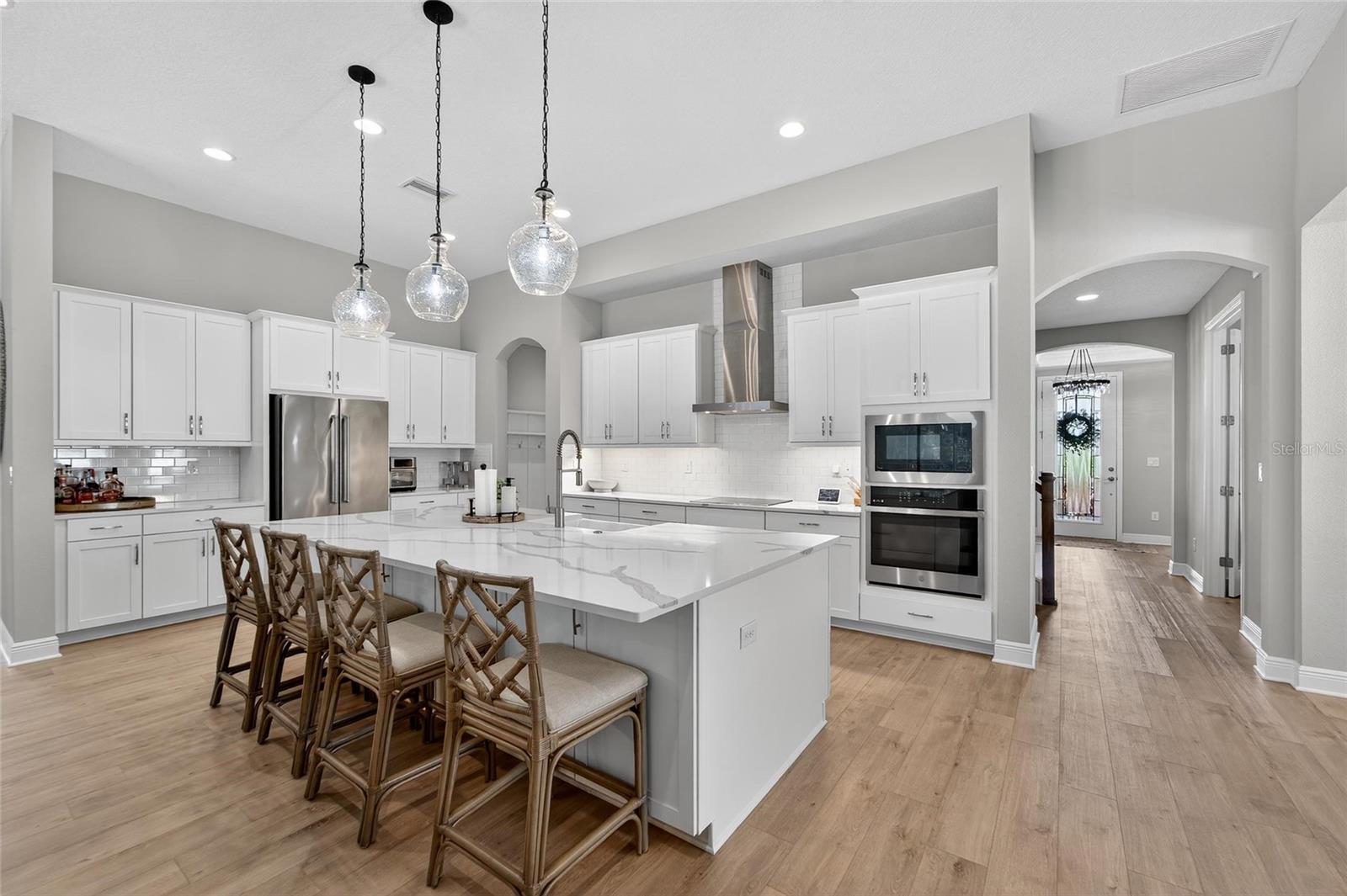 Listing photo id 4 for 12928 Twin Bridges Drive