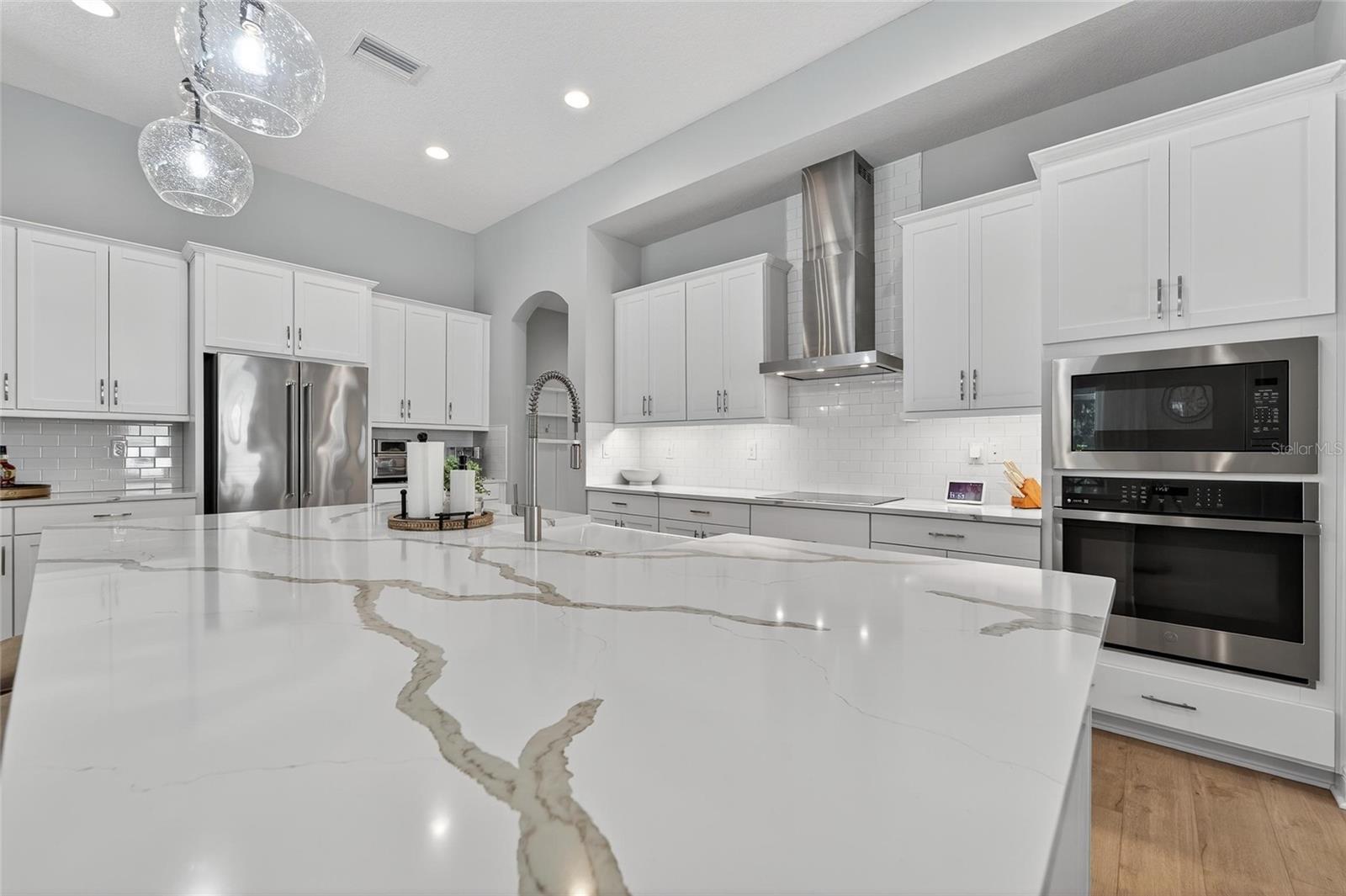 Listing photo id 7 for 12928 Twin Bridges Drive