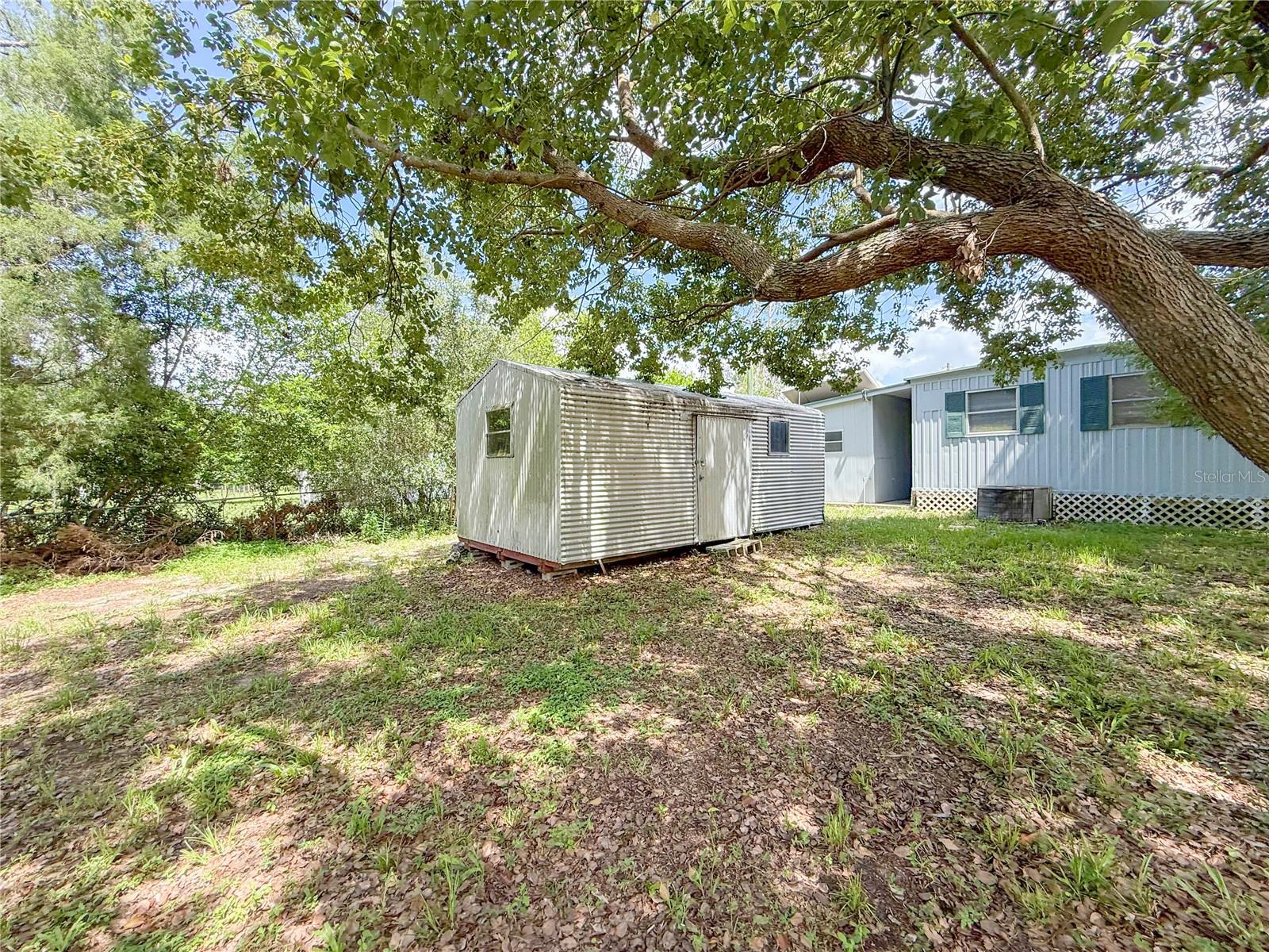 Listing photo id 12 for 9113-1 Sunshine Boulevard