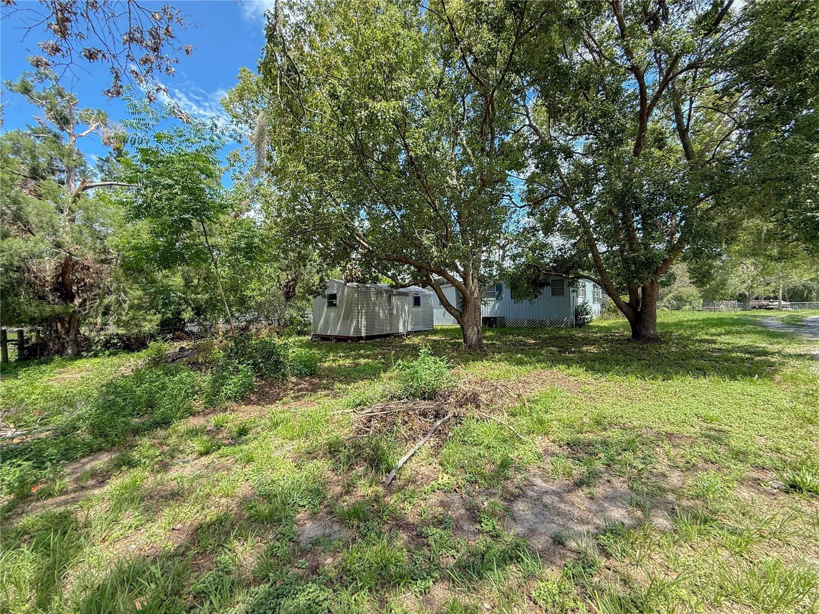 Listing photo id 13 for 9113-1 Sunshine Boulevard