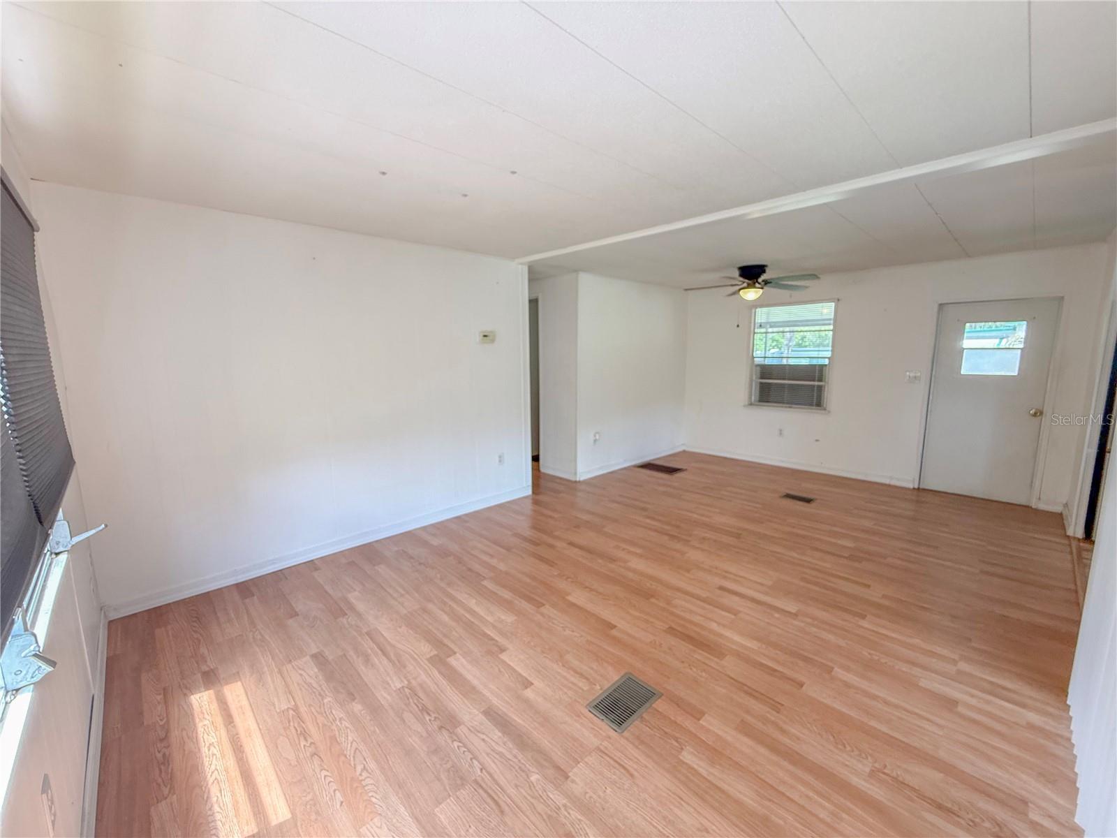 Listing photo id 4 for 9113-1 Sunshine Boulevard
