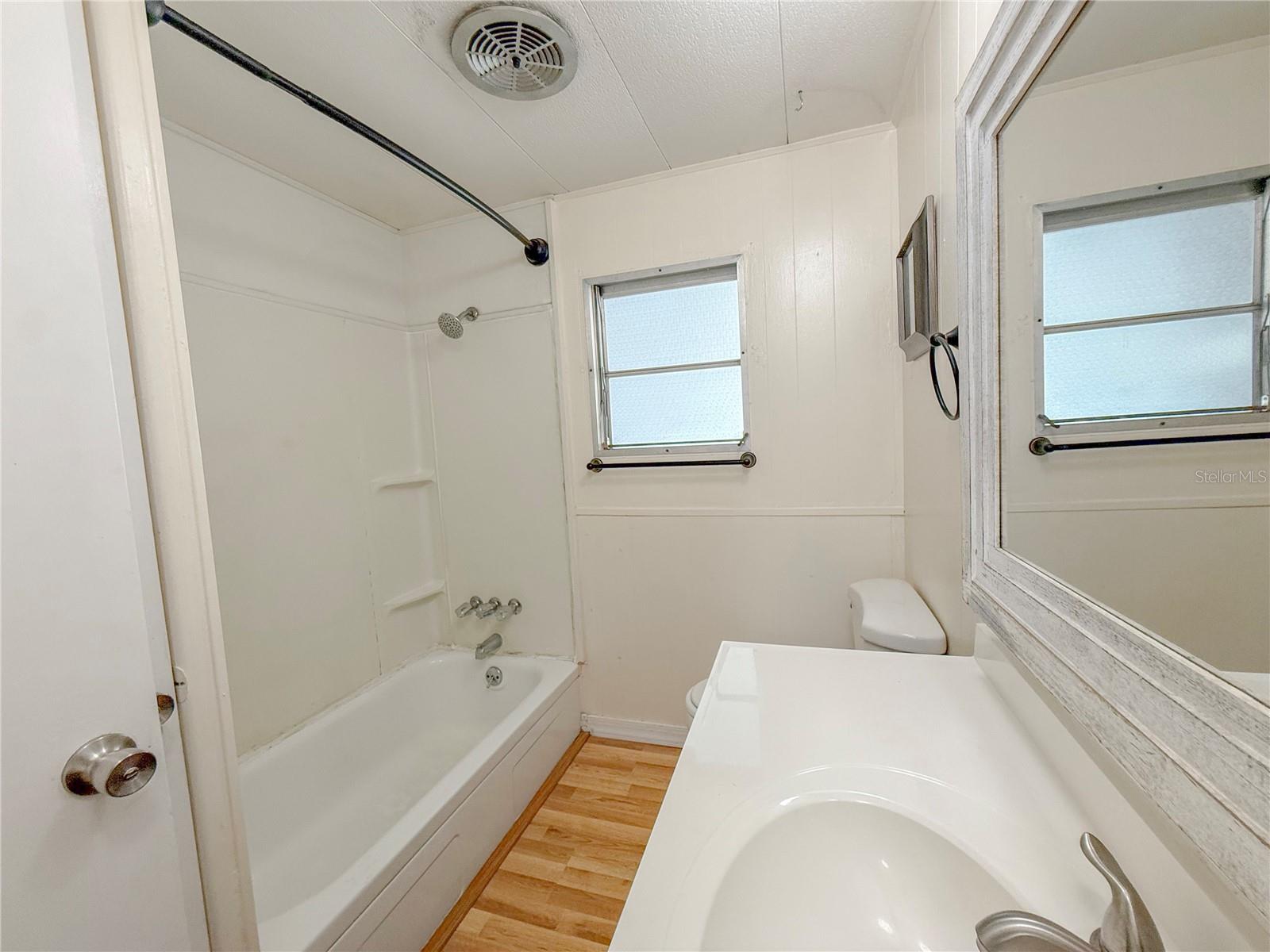Listing photo id 7 for 9113-1 Sunshine Boulevard