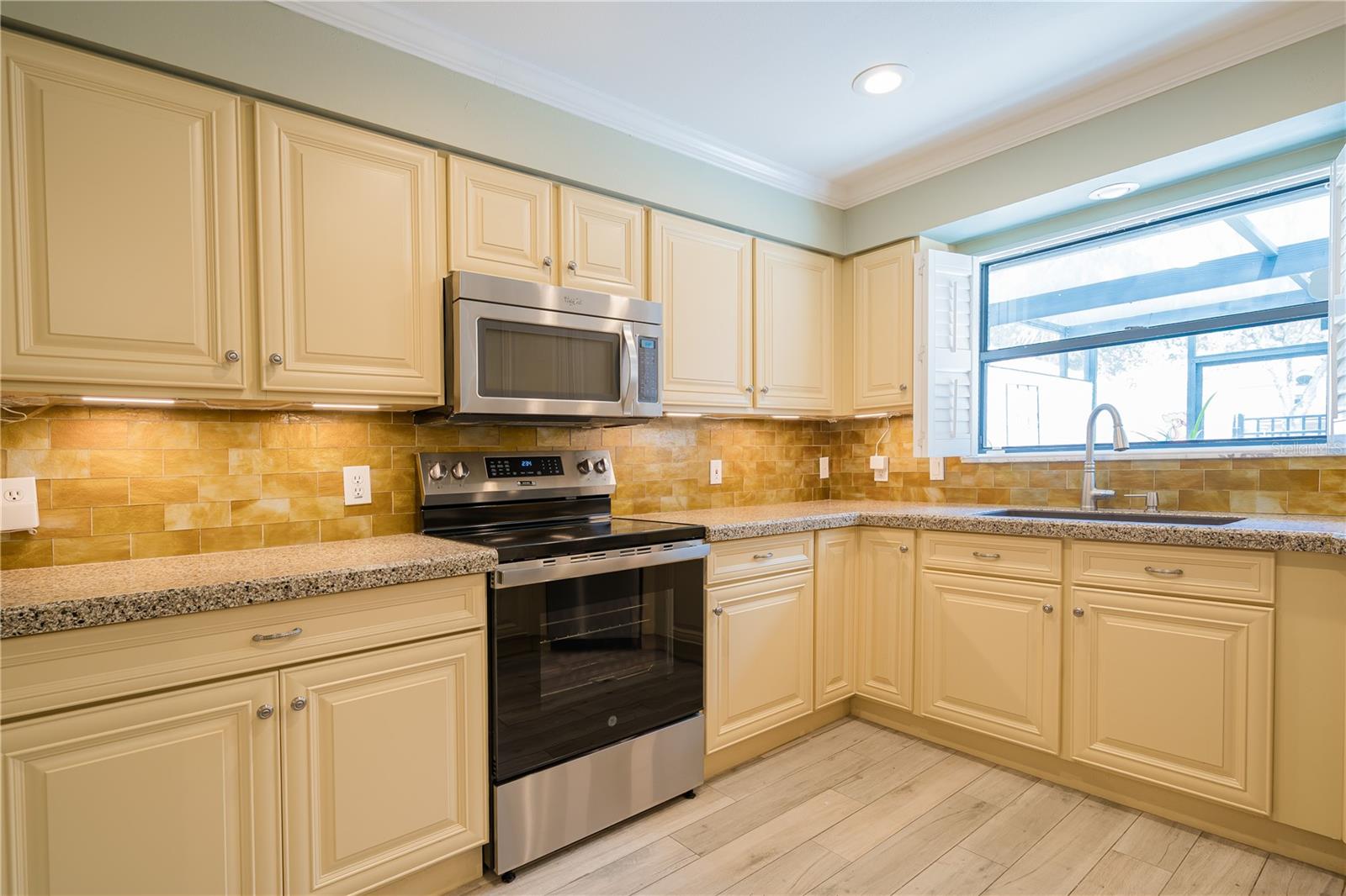Image 16 of 44 For 17544 Fairmeadow Drive