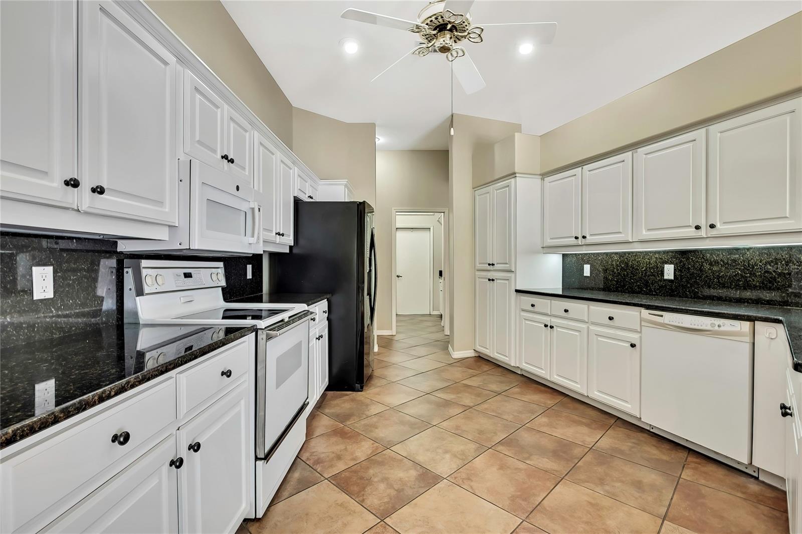 Image 3 of 75 For 6 Strawood Point
