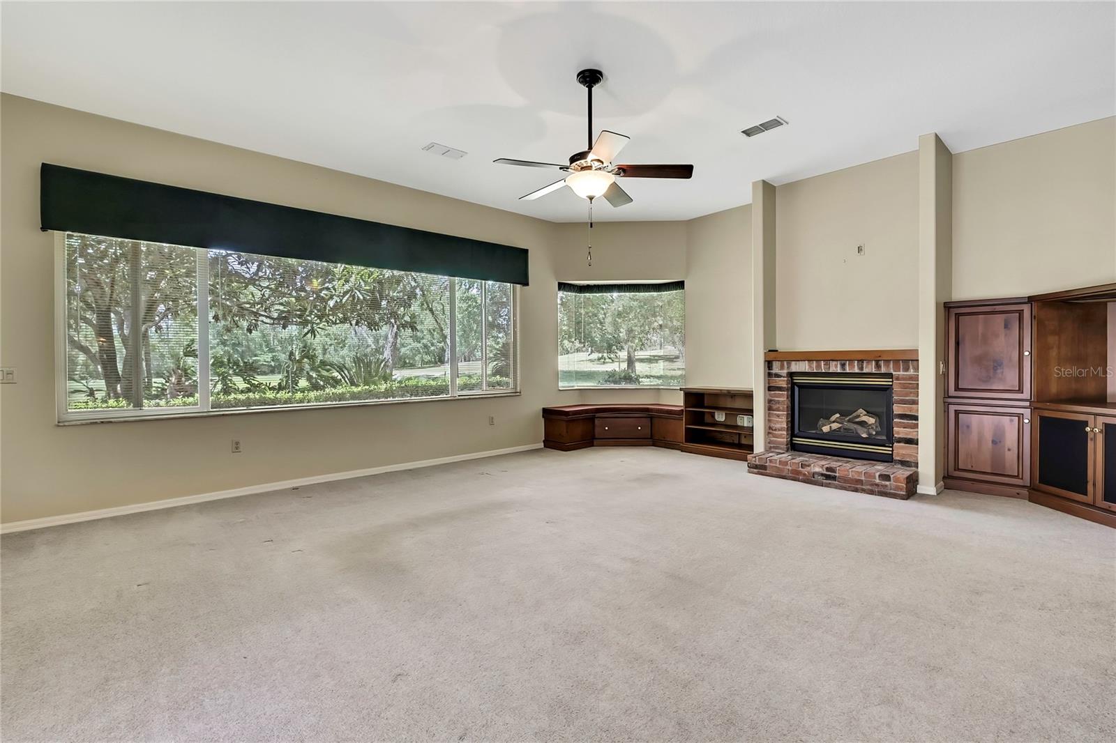 Image 6 of 75 For 6 Strawood Point