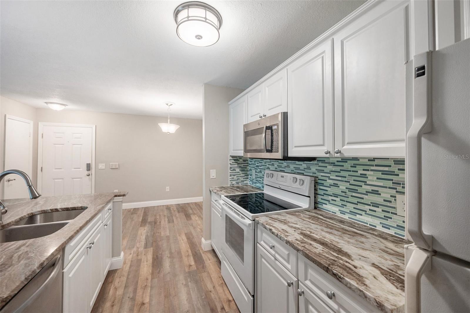 Listing photo id 10 for 9481 Highland Oak Drive 903