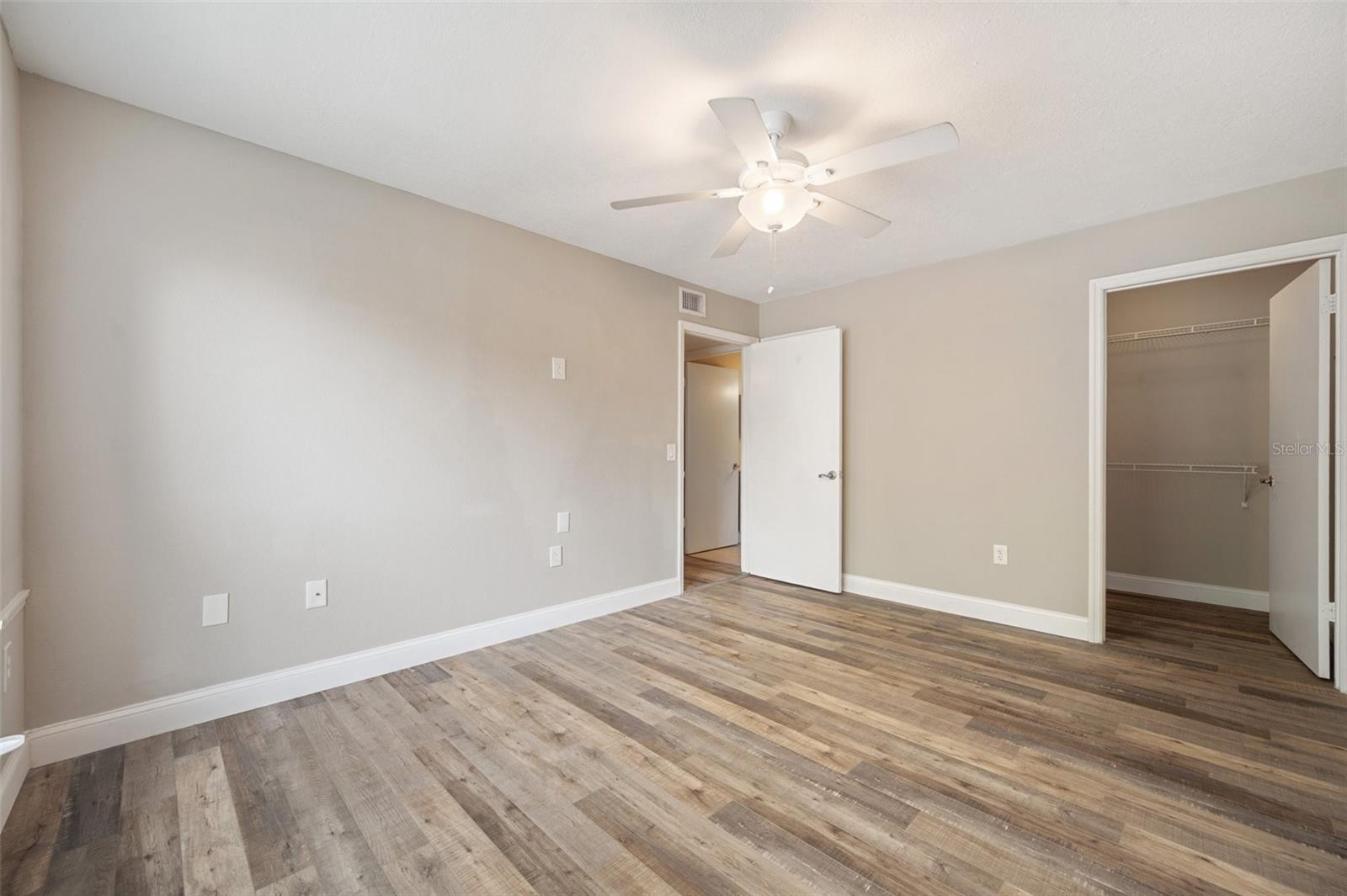 Listing photo id 20 for 9481 Highland Oak Drive 903