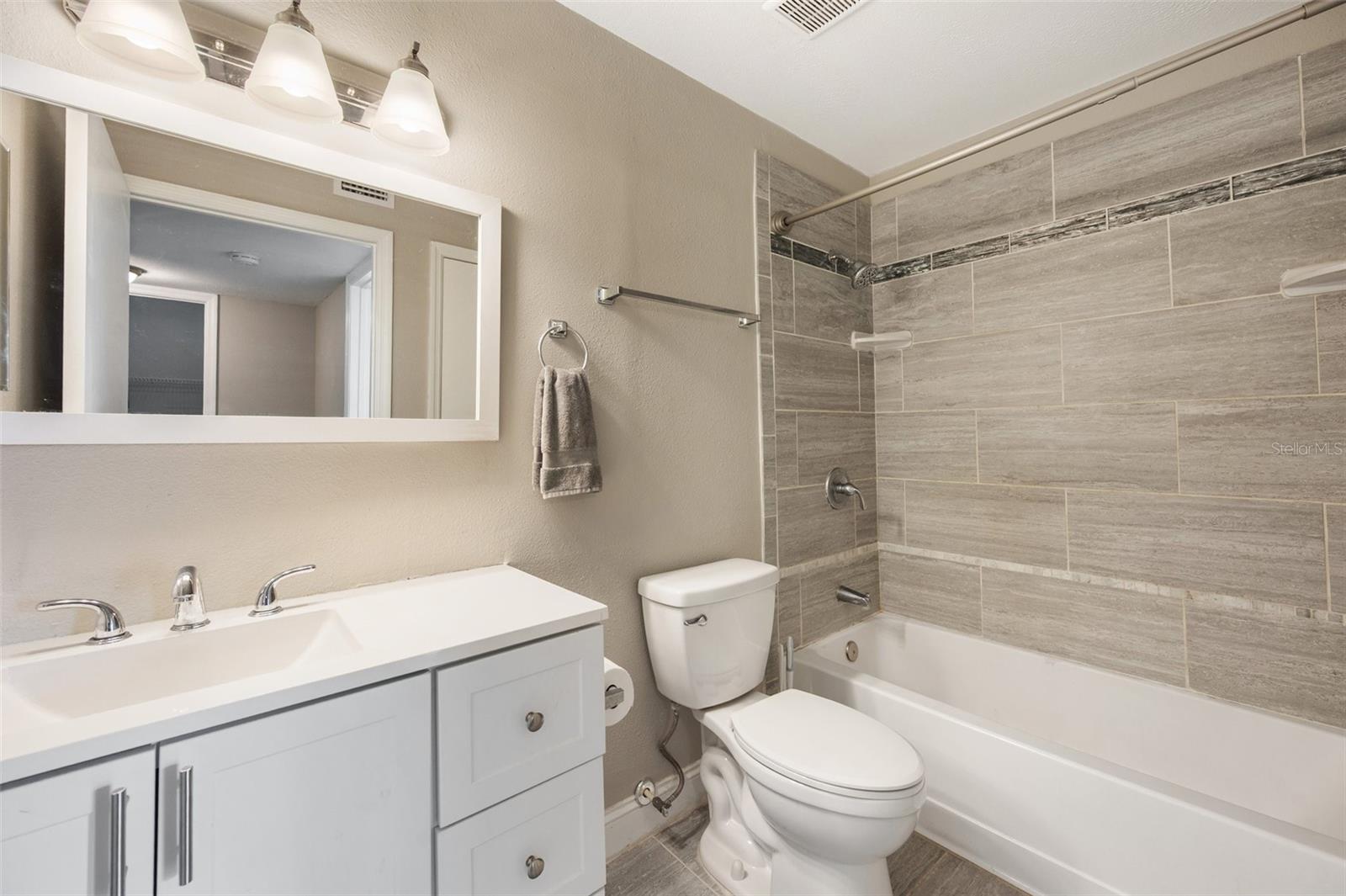 Listing photo id 22 for 9481 Highland Oak Drive 903
