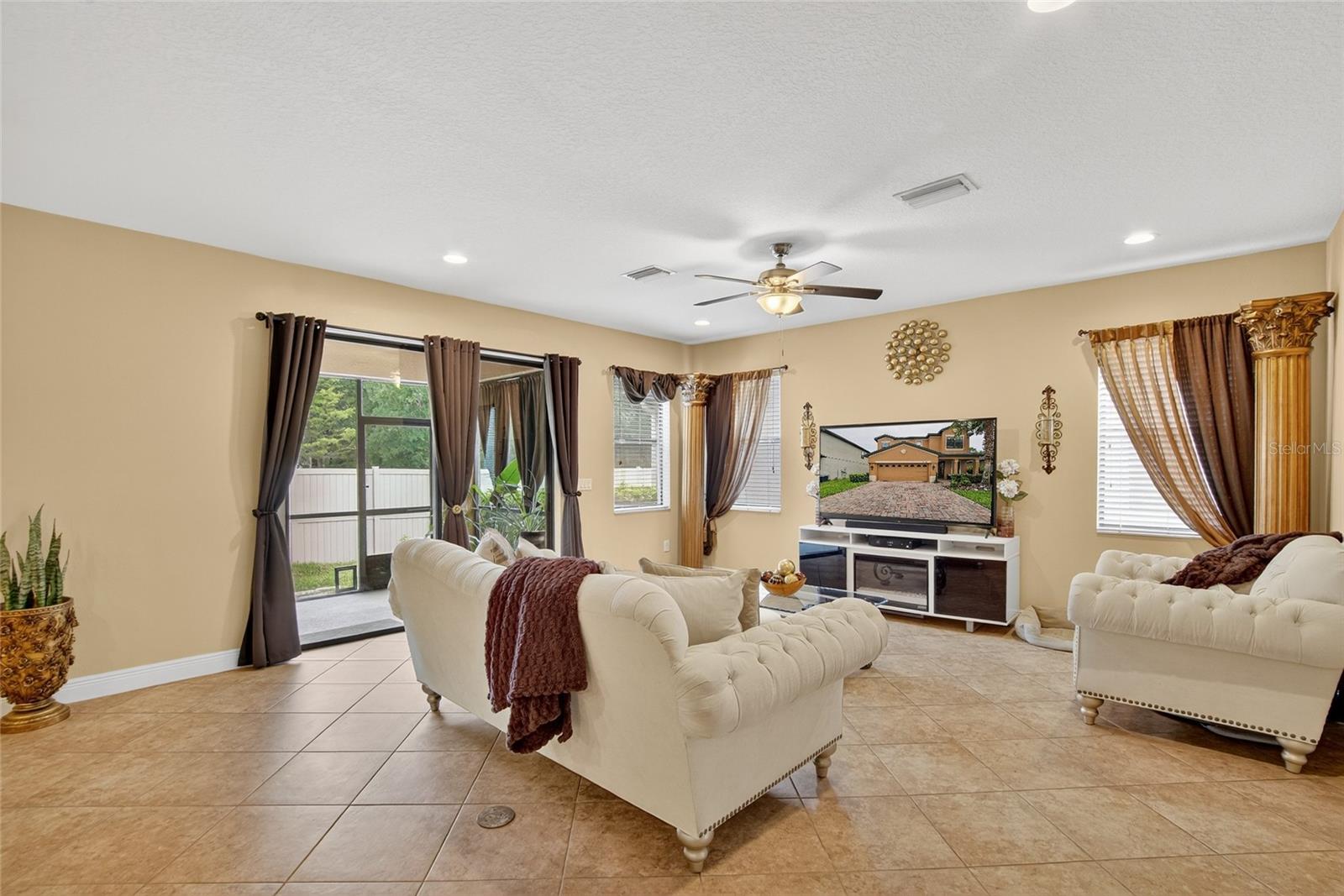 Listing photo id 12 for 15246 Anguilla Isle Avenue