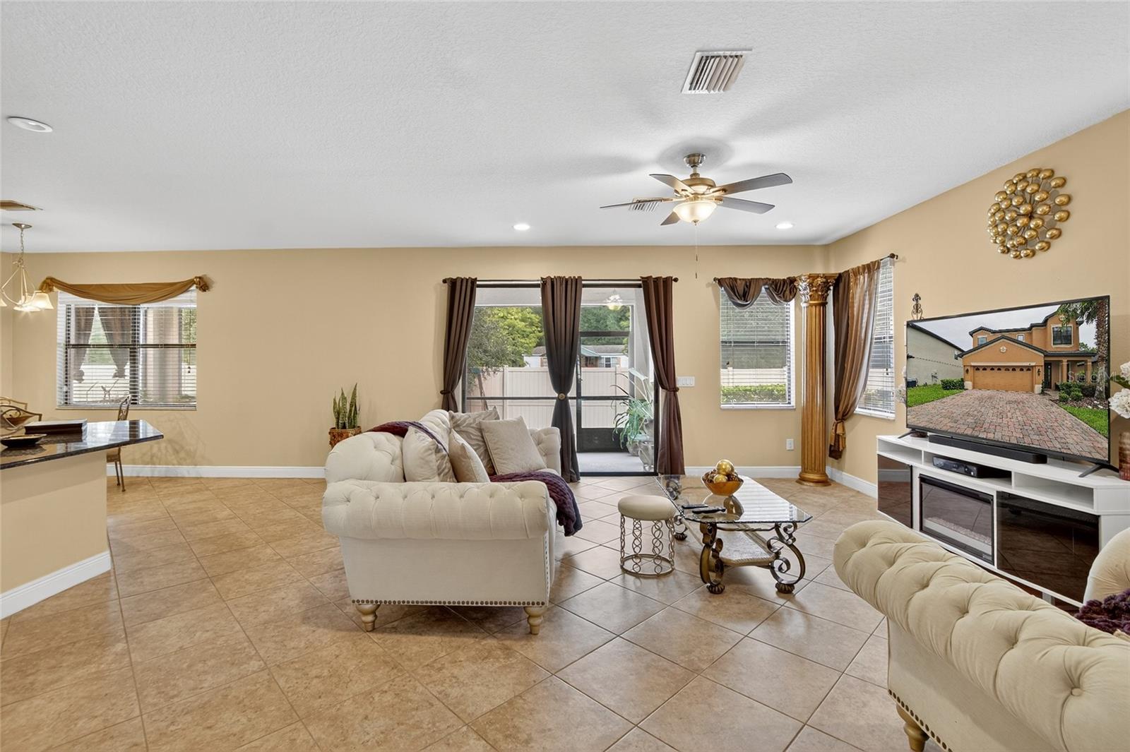 Listing photo id 13 for 15246 Anguilla Isle Avenue