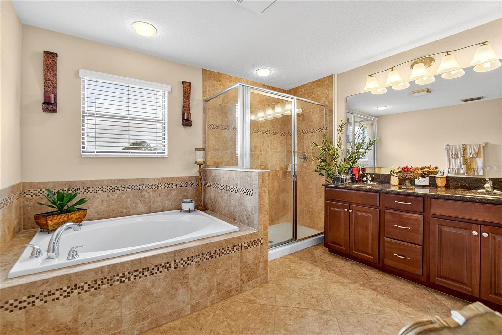 Listing photo id 32 for 15246 Anguilla Isle Avenue