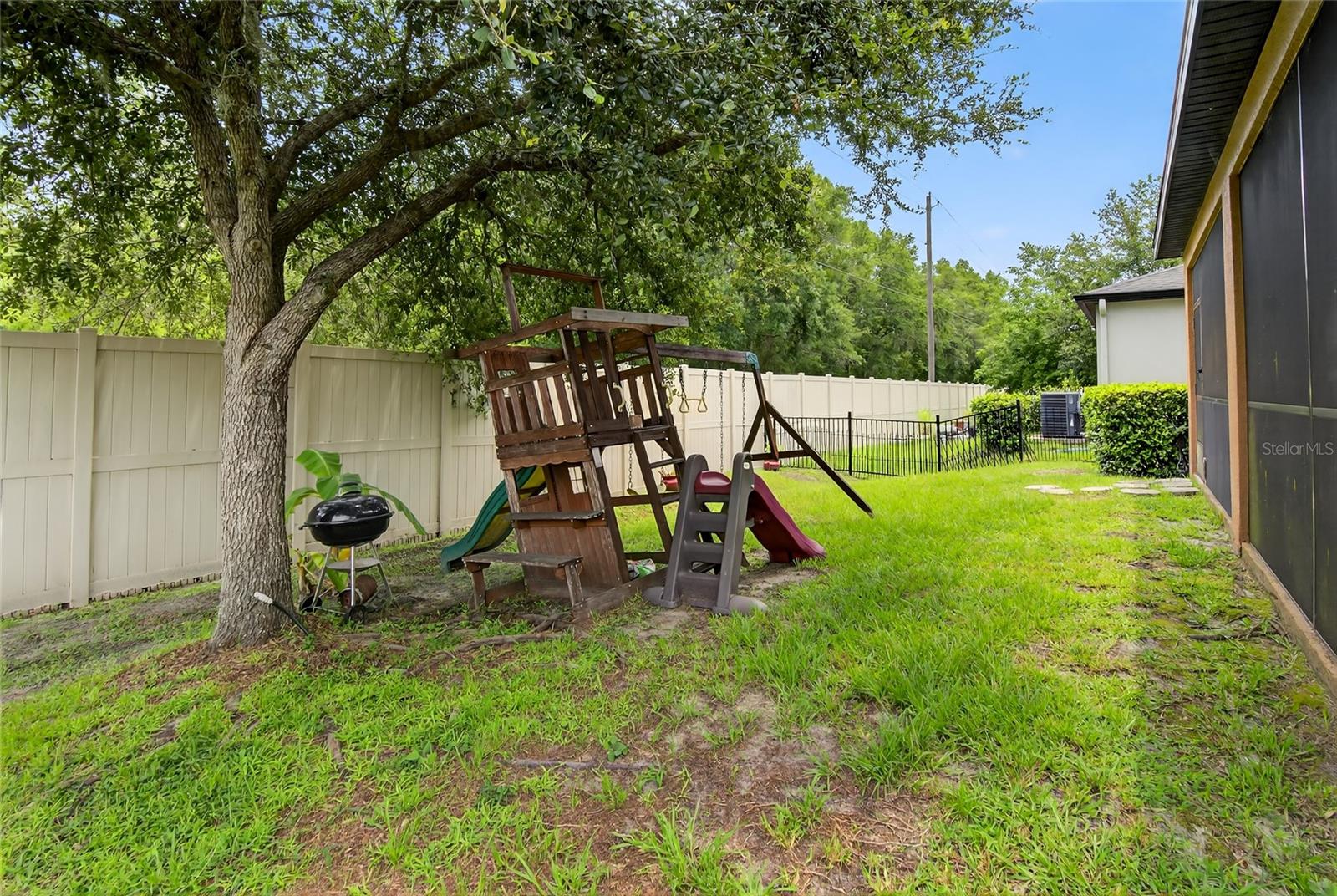 Listing photo id 57 for 15246 Anguilla Isle Avenue