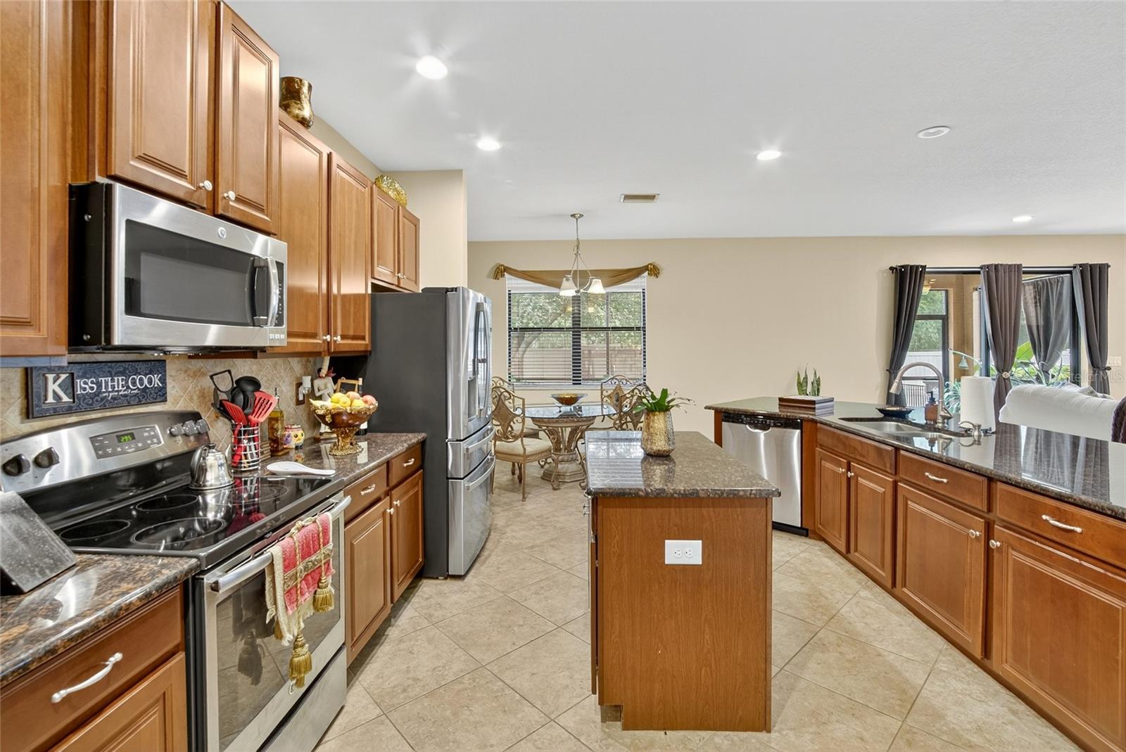 Listing photo id 5 for 15246 Anguilla Isle Avenue
