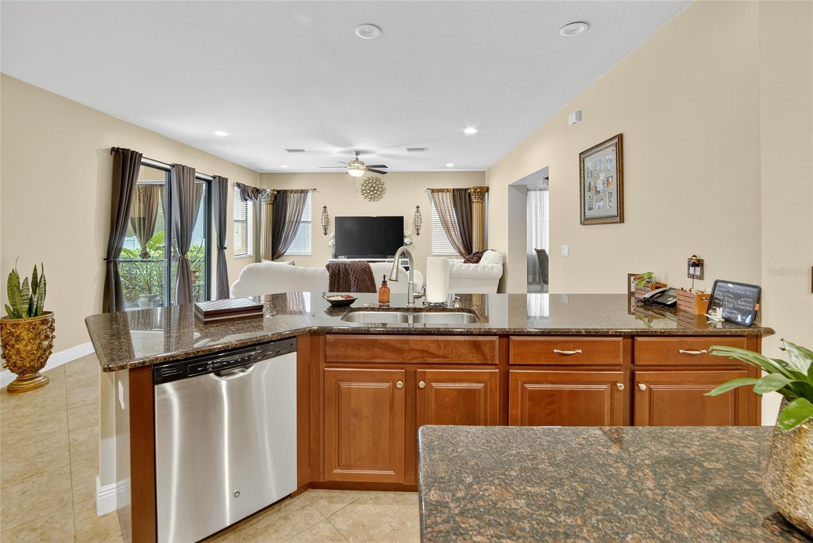 Listing photo id 6 for 15246 Anguilla Isle Avenue