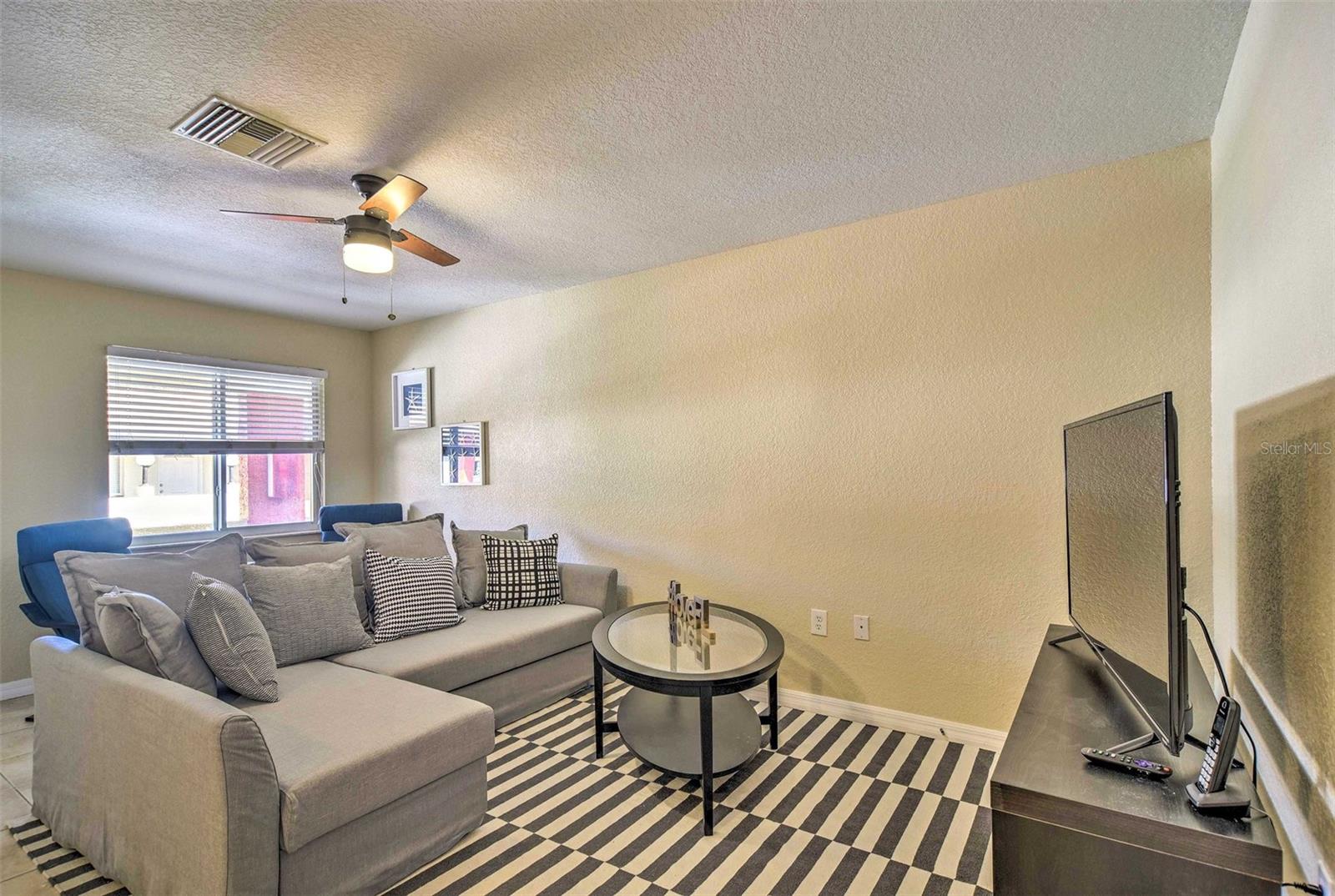 Image 3 of 21 For 2704 2nd Street 14