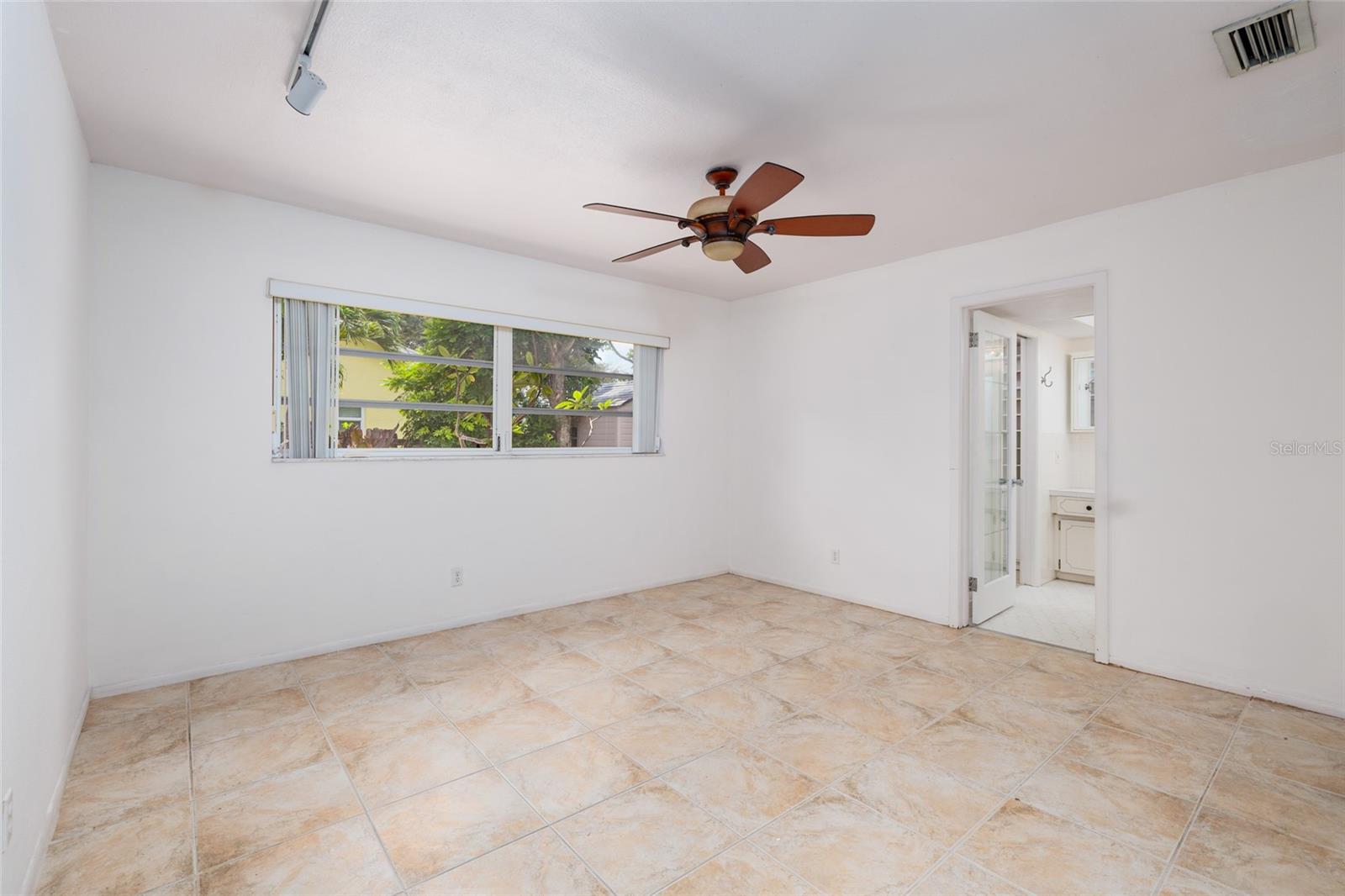 Image 10 of 42 For 5564 46th Avenue N