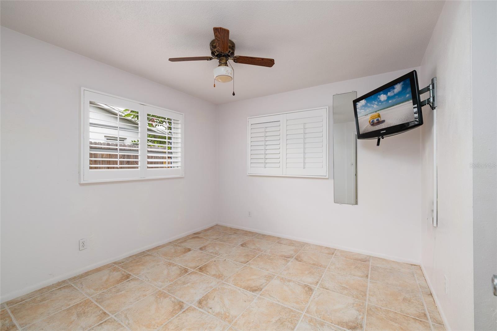 Image 14 of 42 For 5564 46th Avenue N