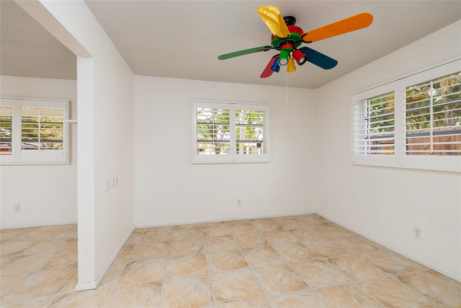 Image 16 of 42 For 5564 46th Avenue N