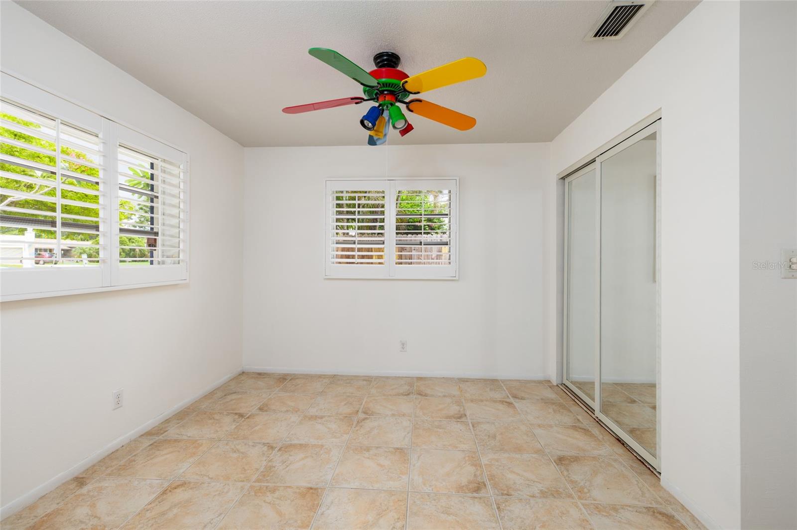 Image 17 of 42 For 5564 46th Avenue N