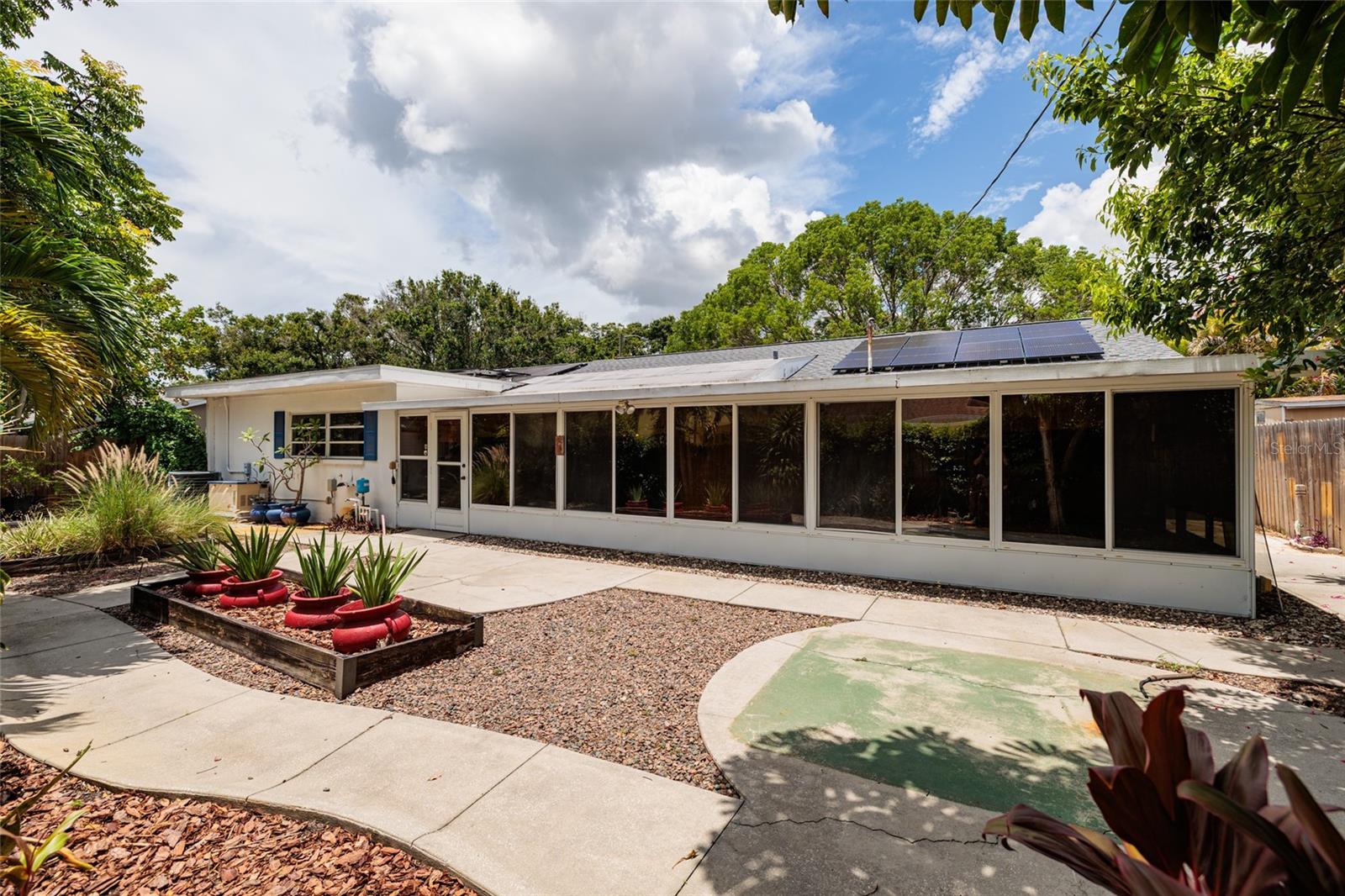 Image 21 of 42 For 5564 46th Avenue N