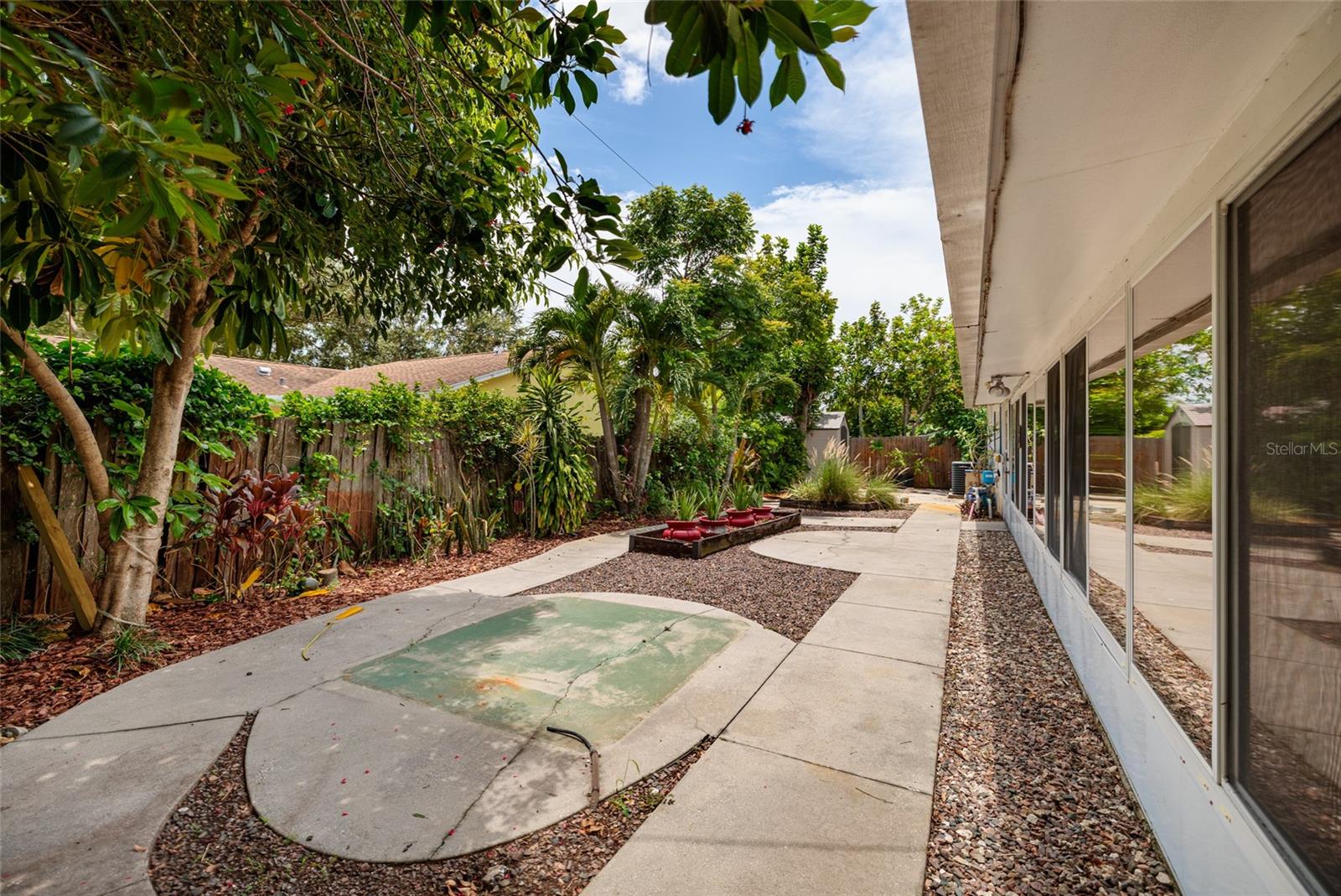 Image 25 of 42 For 5564 46th Avenue N