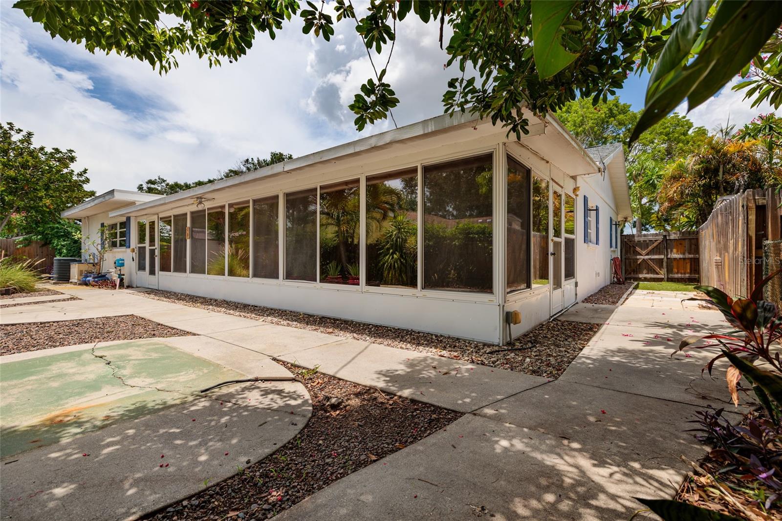 Image 38 of 42 For 5564 46th Avenue N