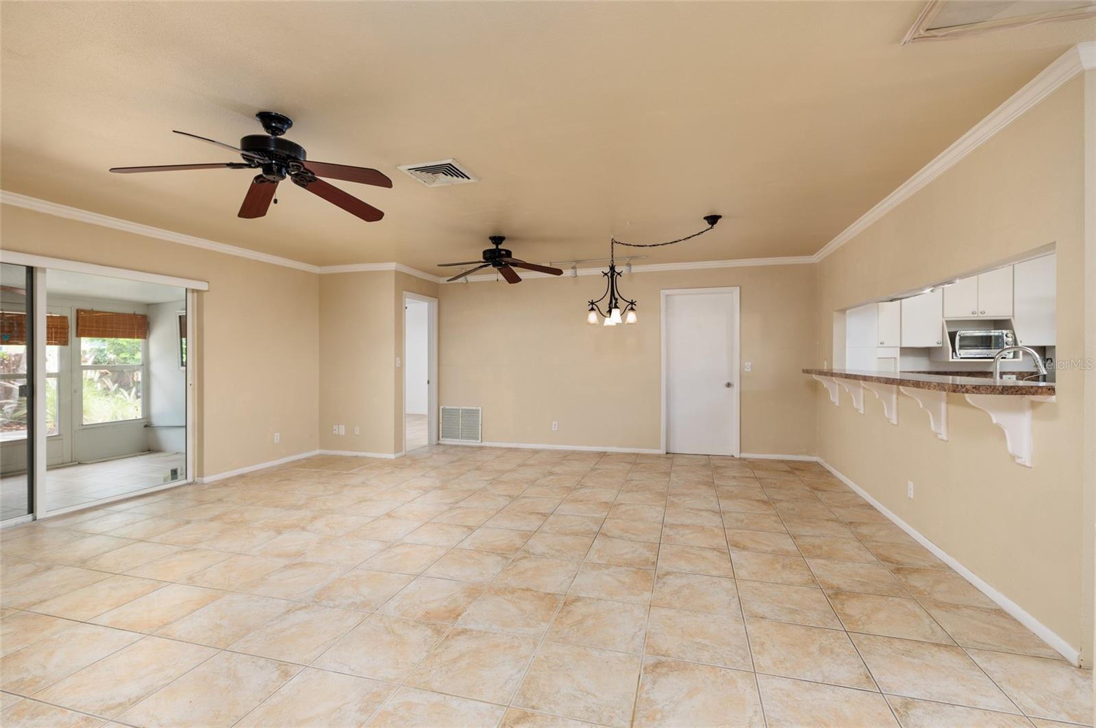 Image 7 of 42 For 5564 46th Avenue N