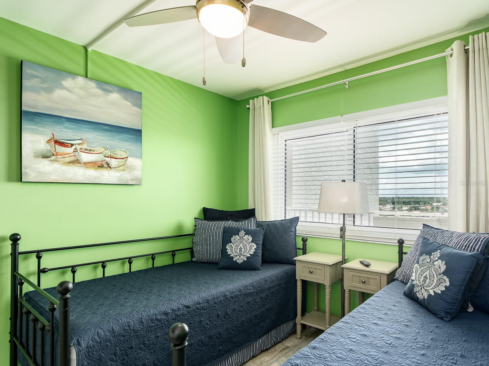 Image 41 of 53 For 20002 Gulf Boulevard 2803