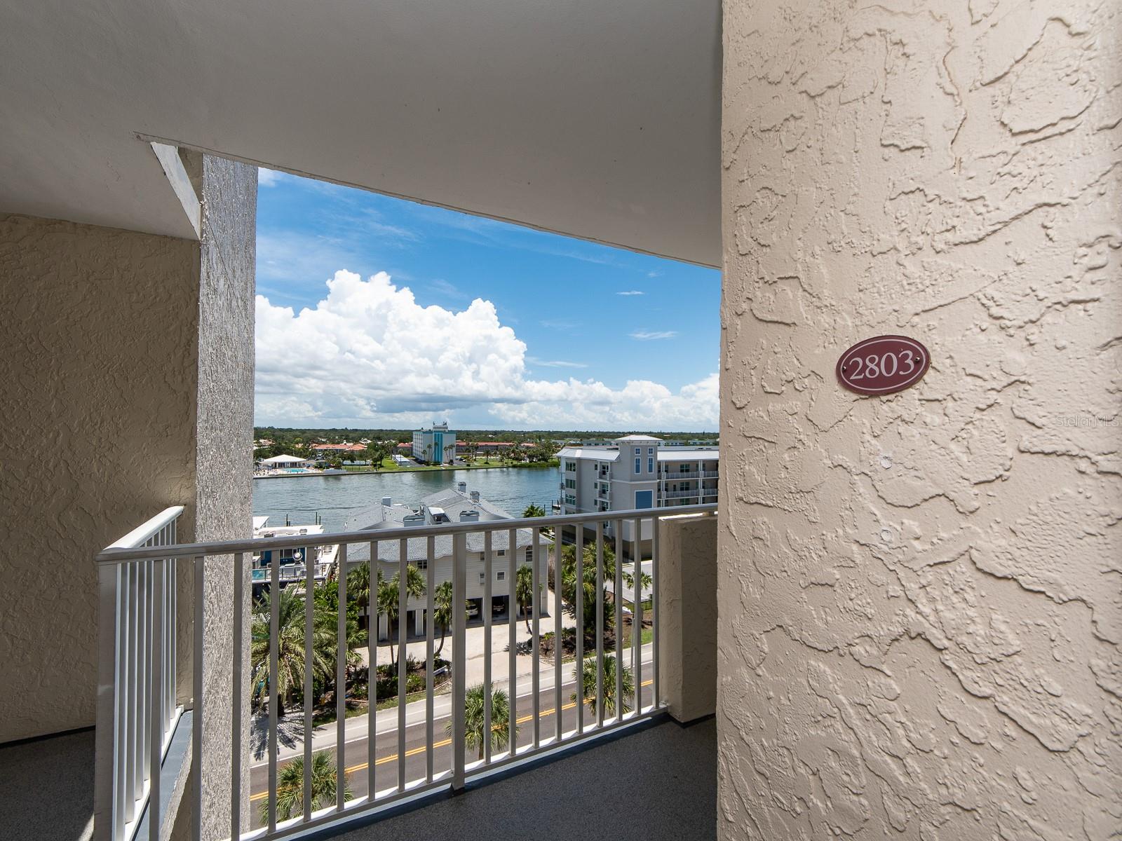 Image 6 of 53 For 20002 Gulf Boulevard 2803