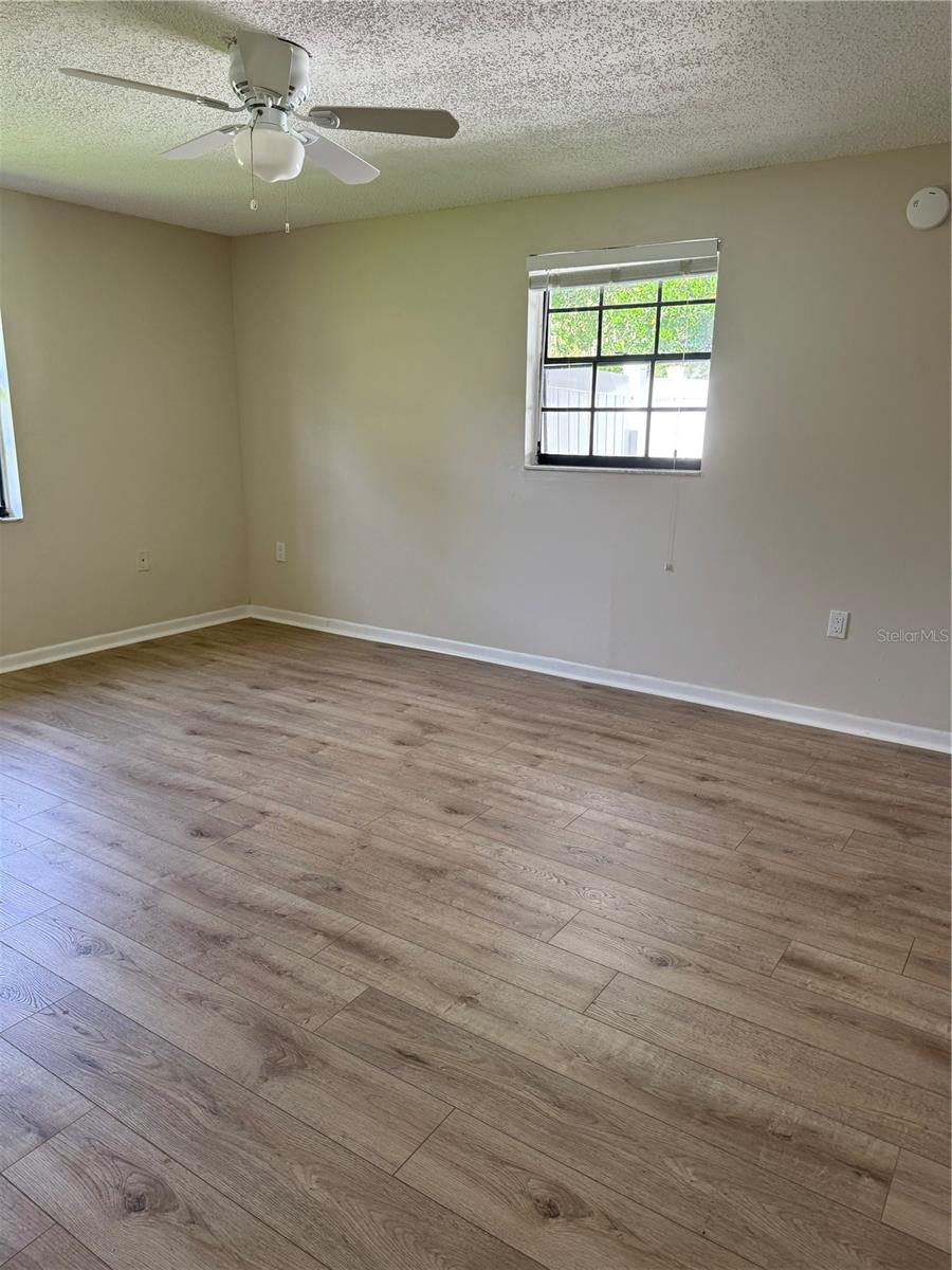 Image 6 of 13 For 2907 Tyson Avenue