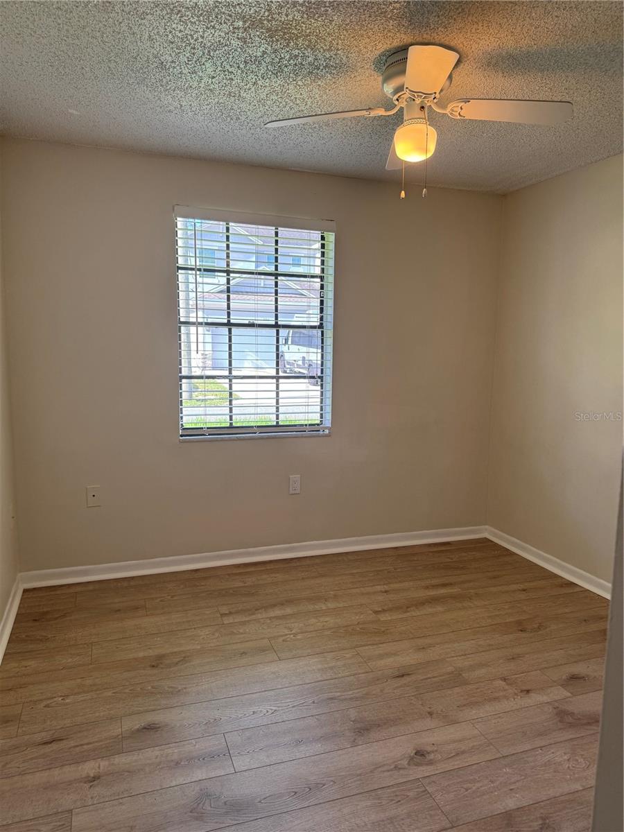 Image 7 of 13 For 2907 Tyson Avenue