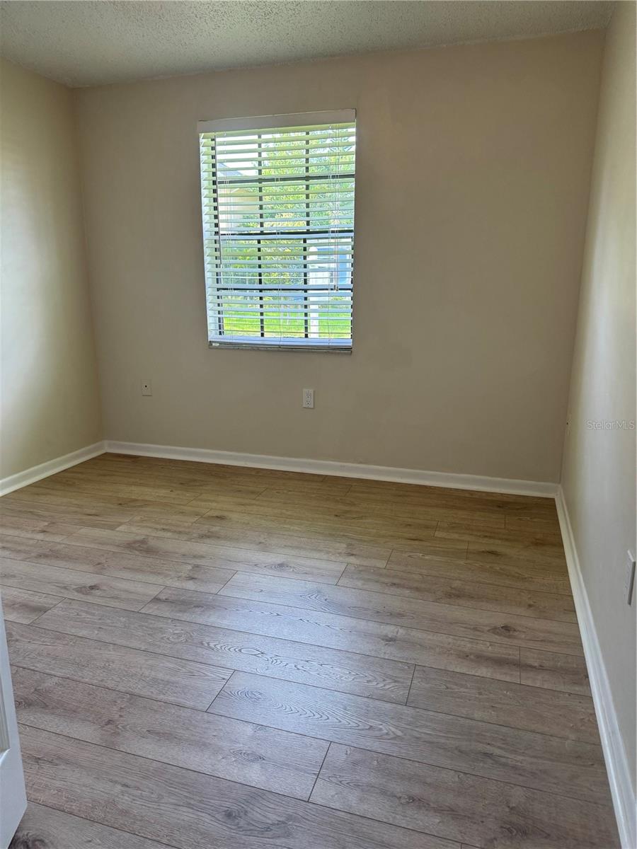 Image 8 of 13 For 2907 Tyson Avenue