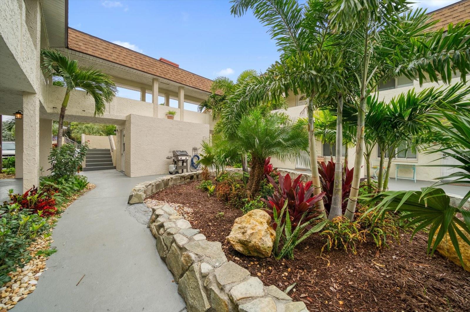 Image 4 of 23 For 2704 2nd Street 16