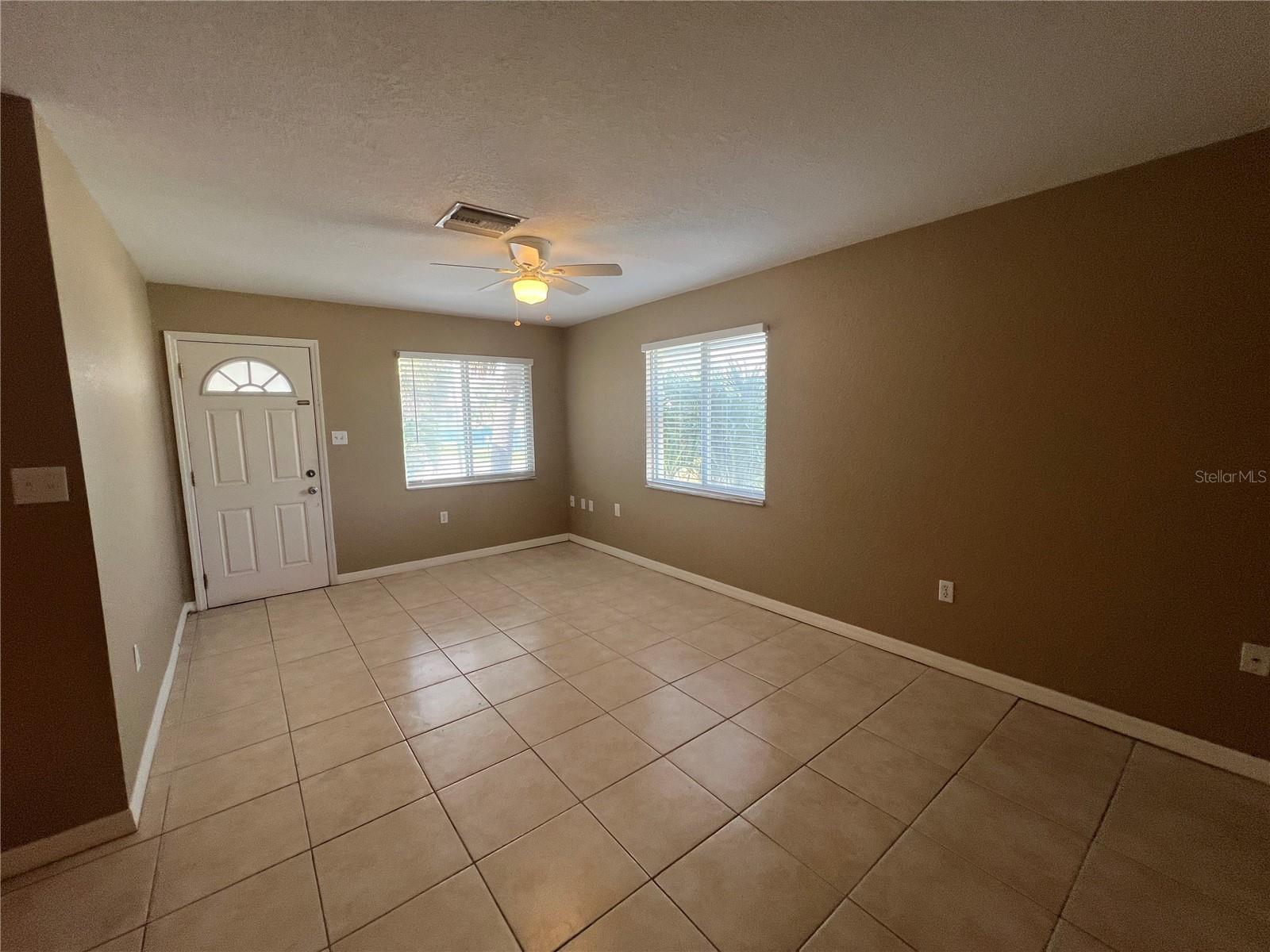 Image 5 of 23 For 2704 2nd Street 16