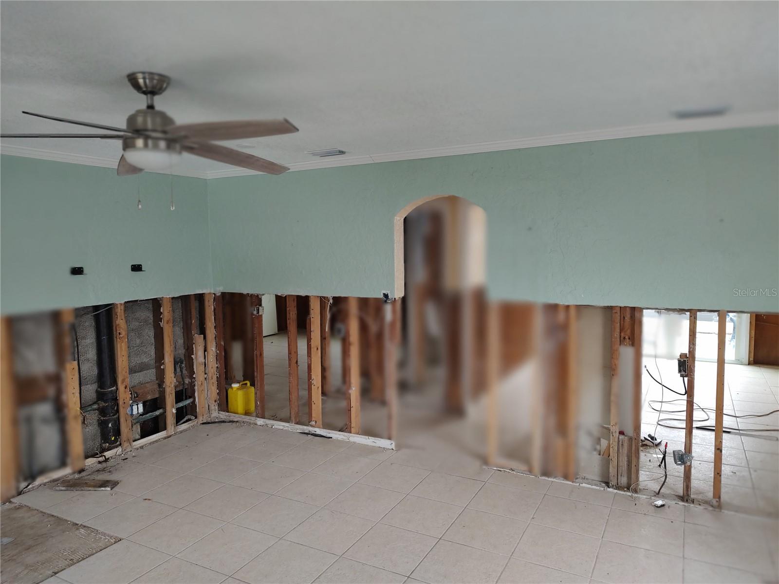 Image 4 of 20 For 7623 Gulf Boulevard