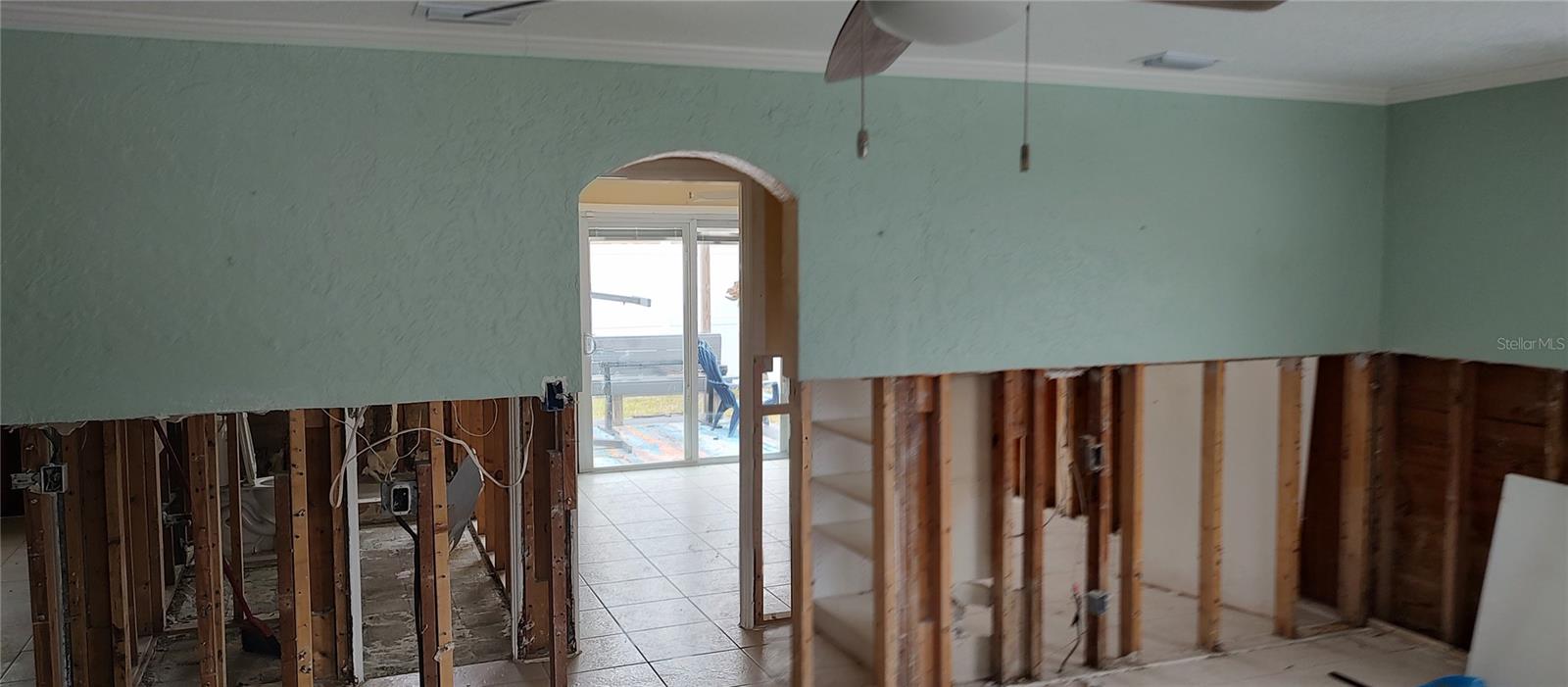 Image 7 of 20 For 7623 Gulf Boulevard