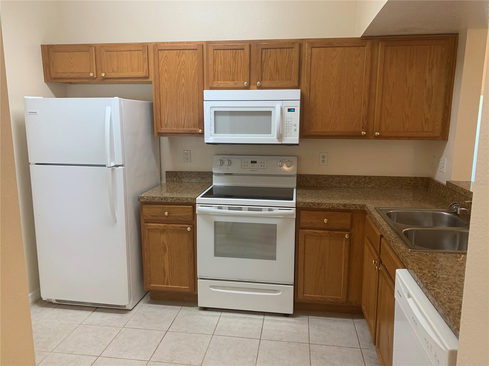 Image 4 of 22 For 6017 Portsdale Place 102