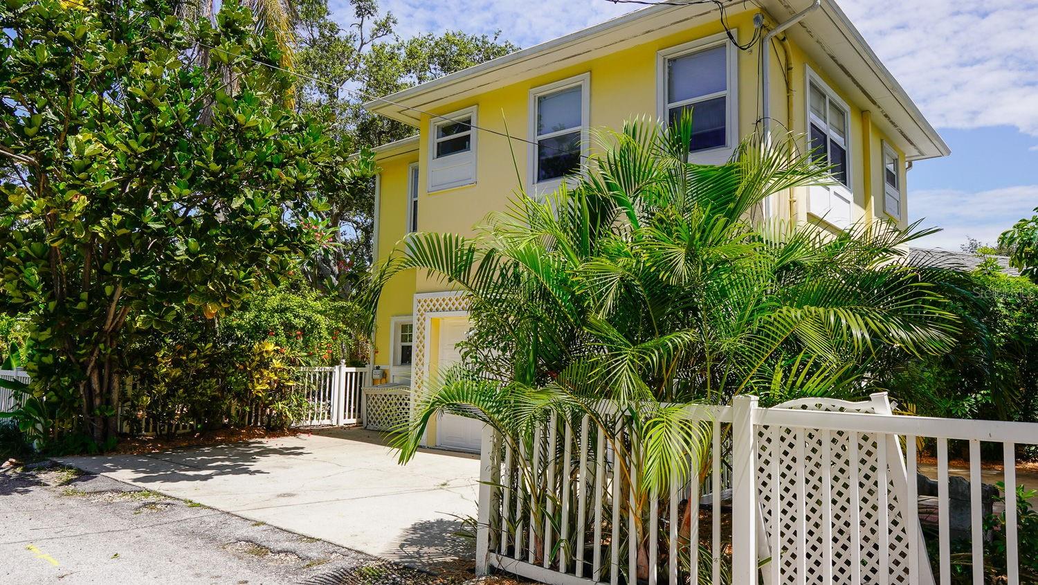 Image 62 of 98 For 1417 Beach Drive Ne
