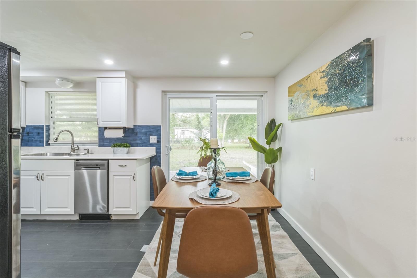 Listing photo id 12 for 5390 Manatee Terrace