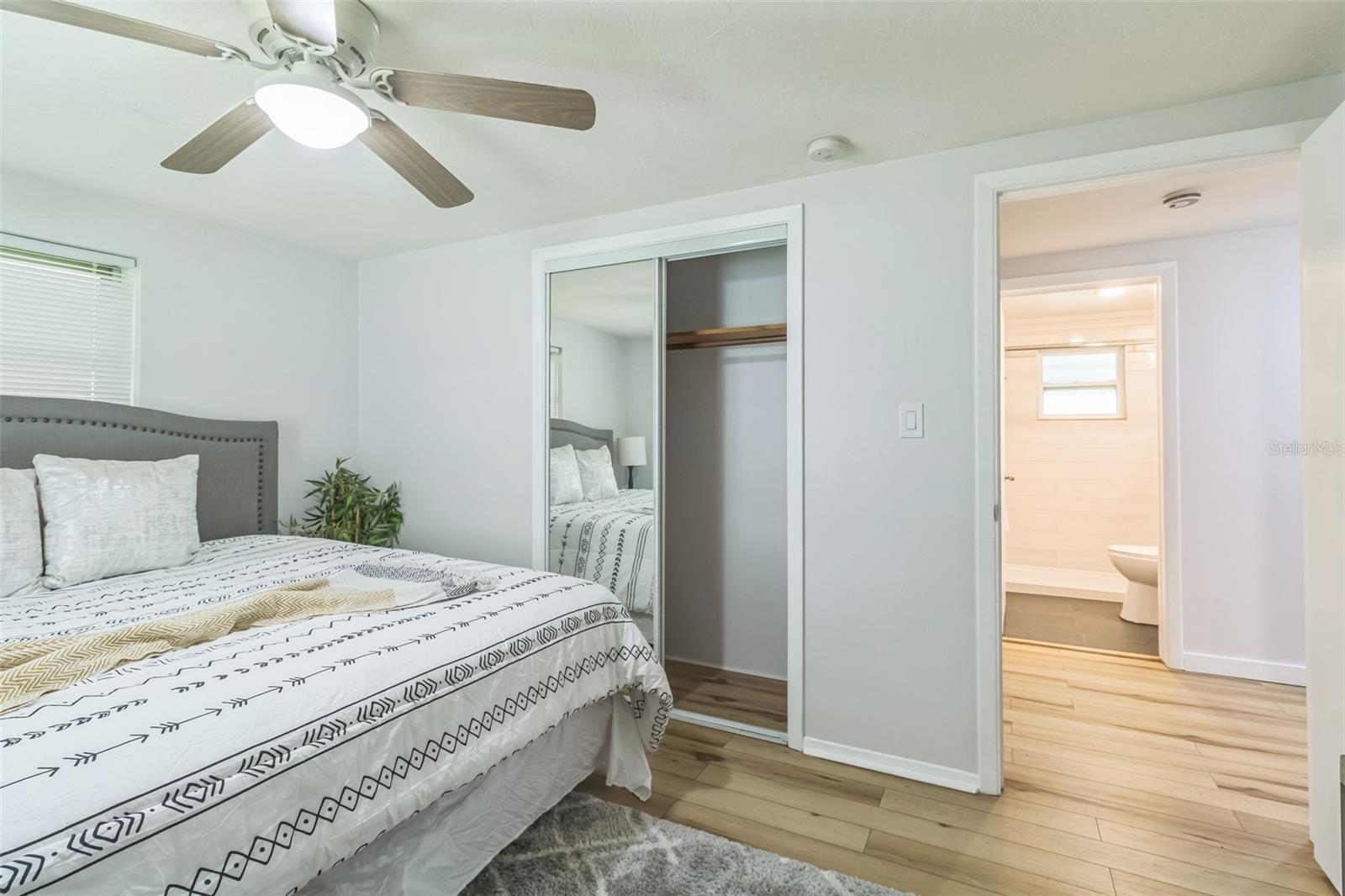 Listing photo id 14 for 5390 Manatee Terrace