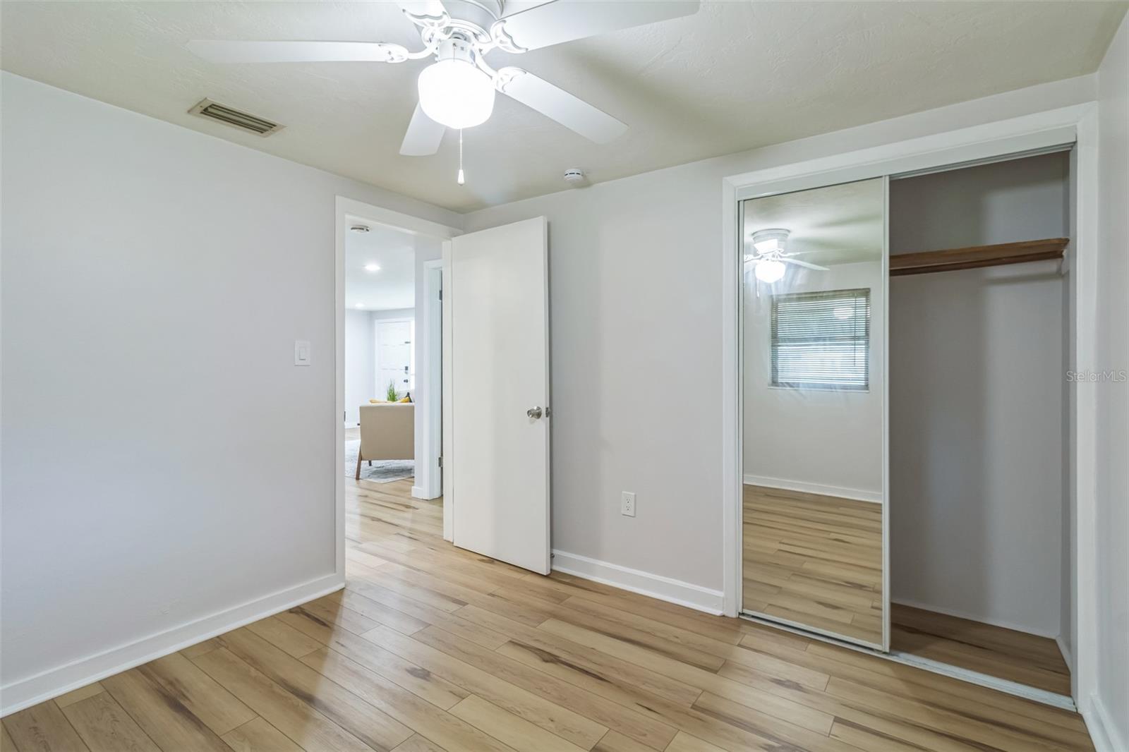 Listing photo id 17 for 5390 Manatee Terrace