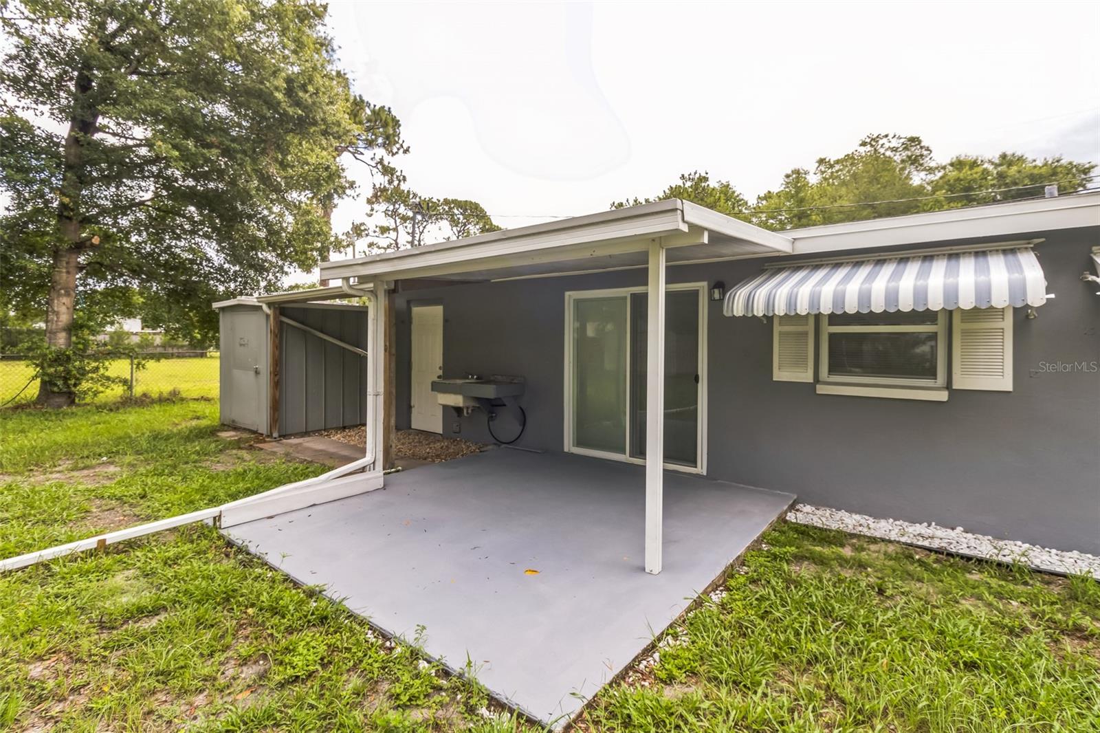 Listing photo id 20 for 5390 Manatee Terrace